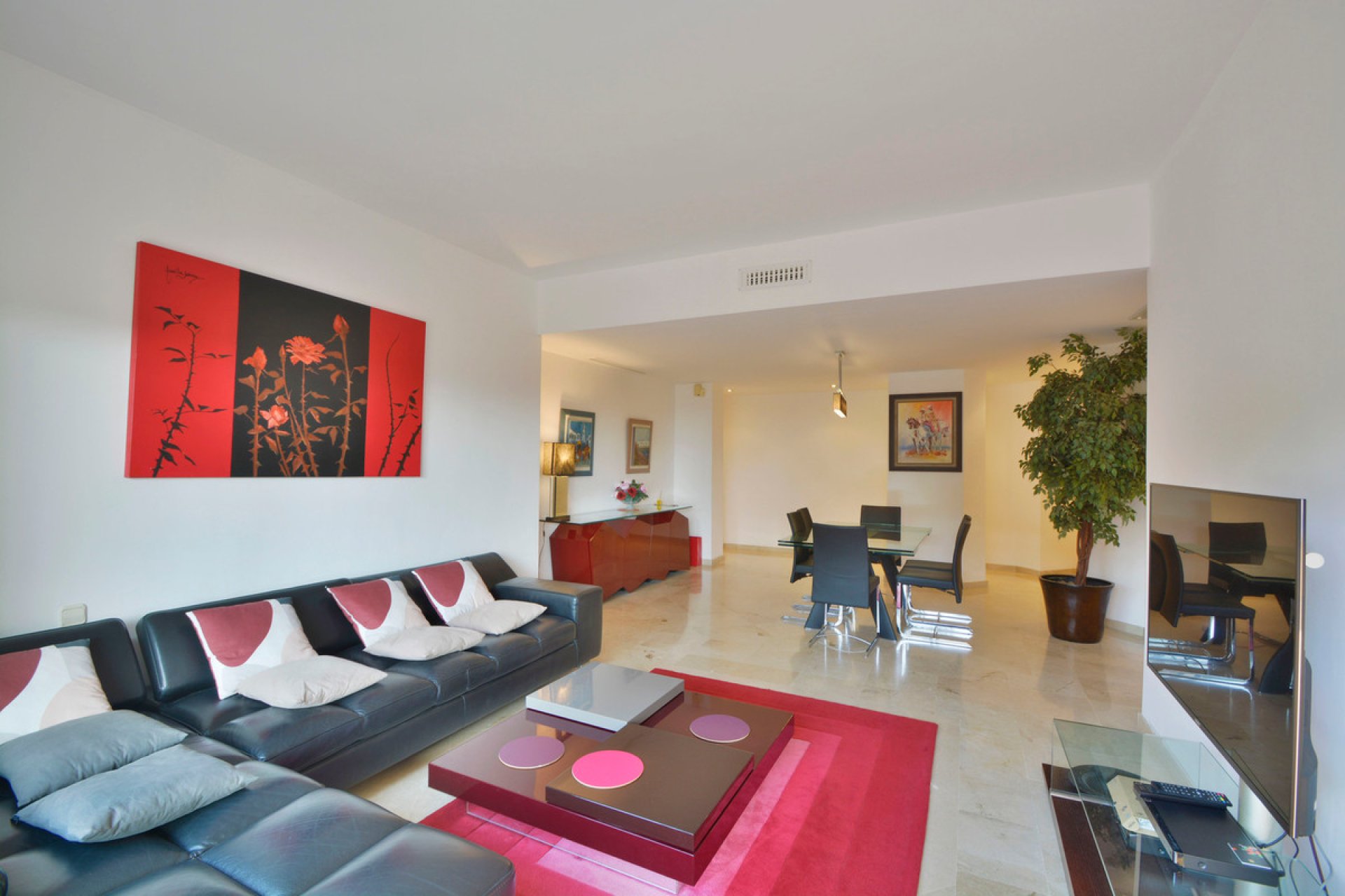 Resale - Apartment - Middle Floor Apartment - Marbella - Elviria