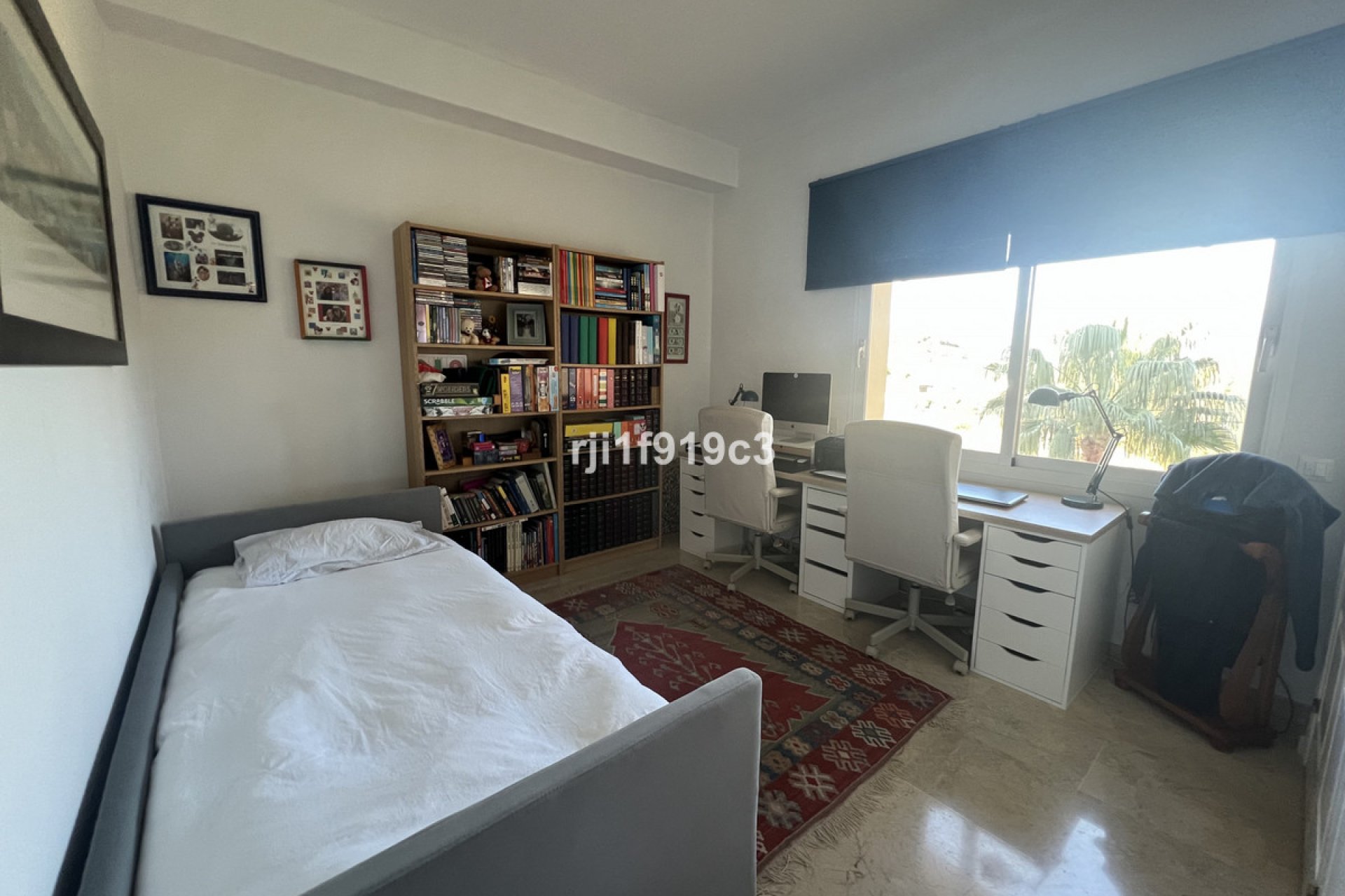 Resale - Apartment - Middle Floor Apartment - Marbella - Elviria