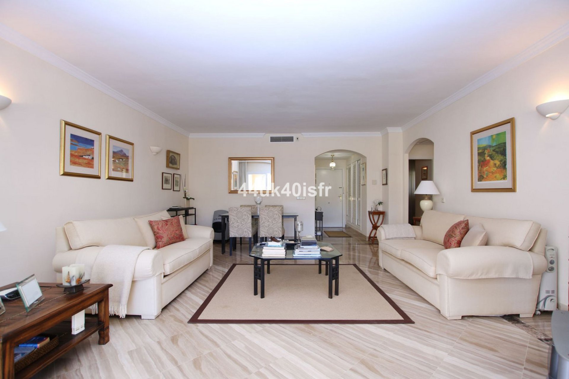 Resale - Apartment - Middle Floor Apartment - Marbella - Elviria