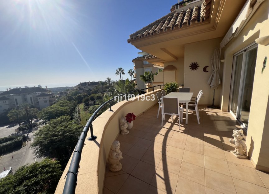 Resale - Apartment - Middle Floor Apartment - Marbella - Elviria