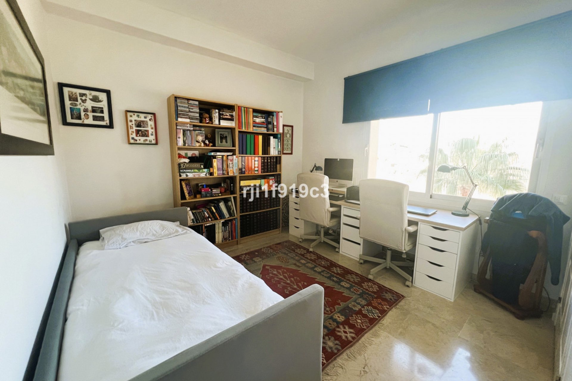 Resale - Apartment - Middle Floor Apartment - Marbella - Elviria