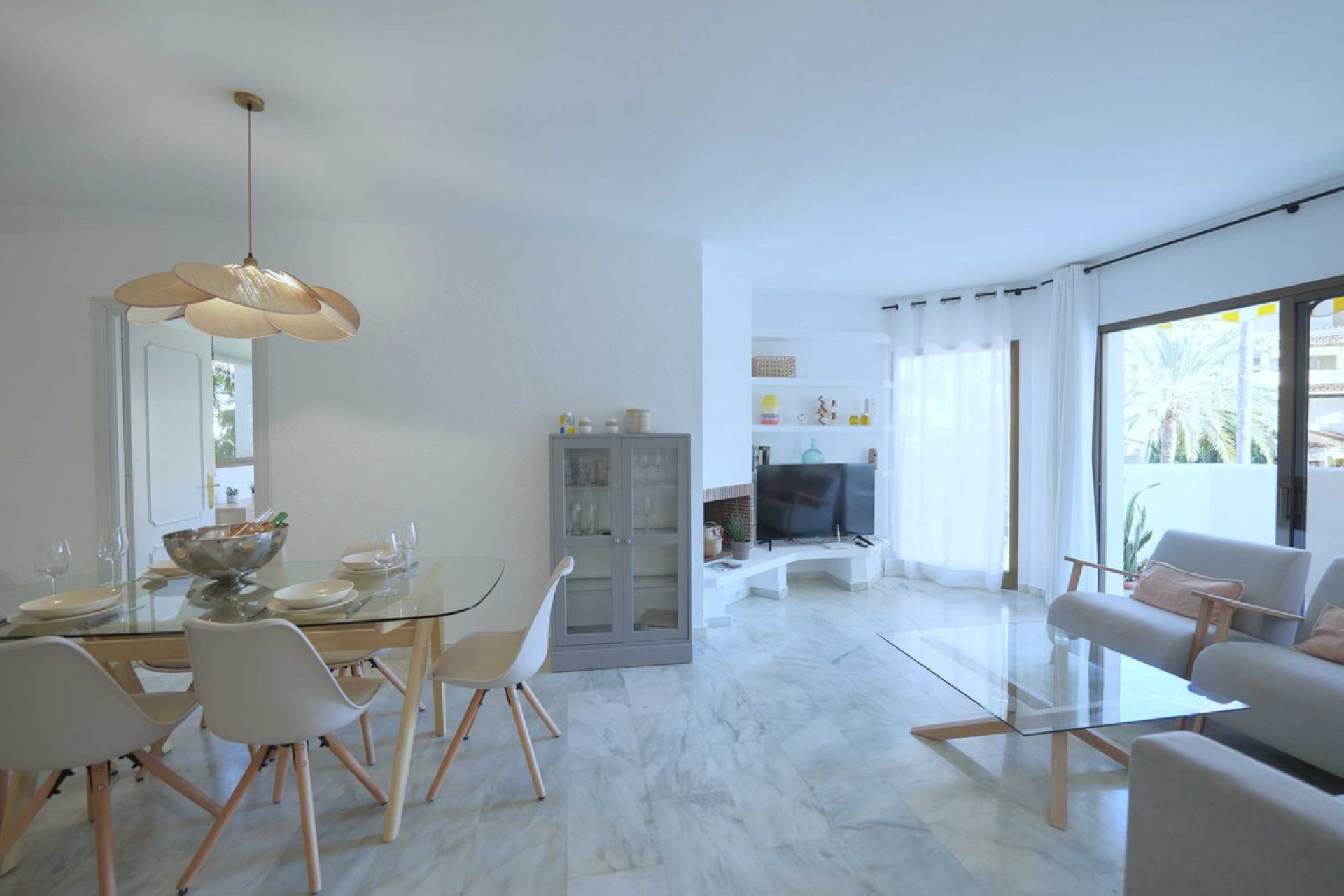 Resale - Apartment - Middle Floor Apartment - Marbella - Elviria