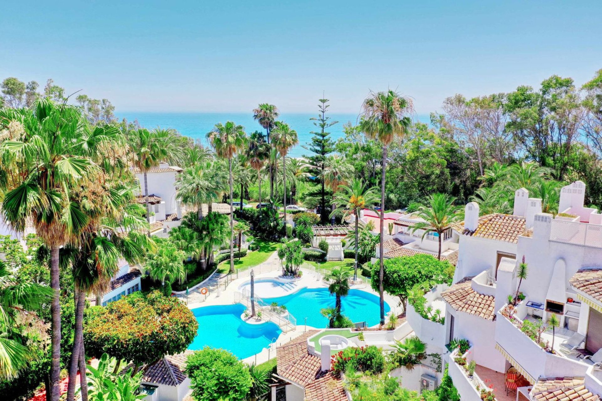 Resale - Apartment - Middle Floor Apartment - Marbella - Elviria