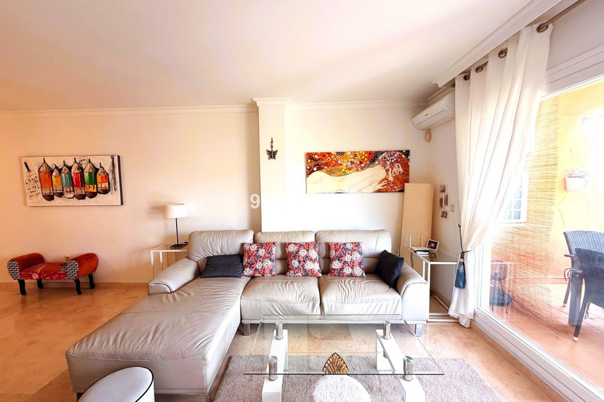 Resale - Apartment - Middle Floor Apartment - Marbella - Elviria