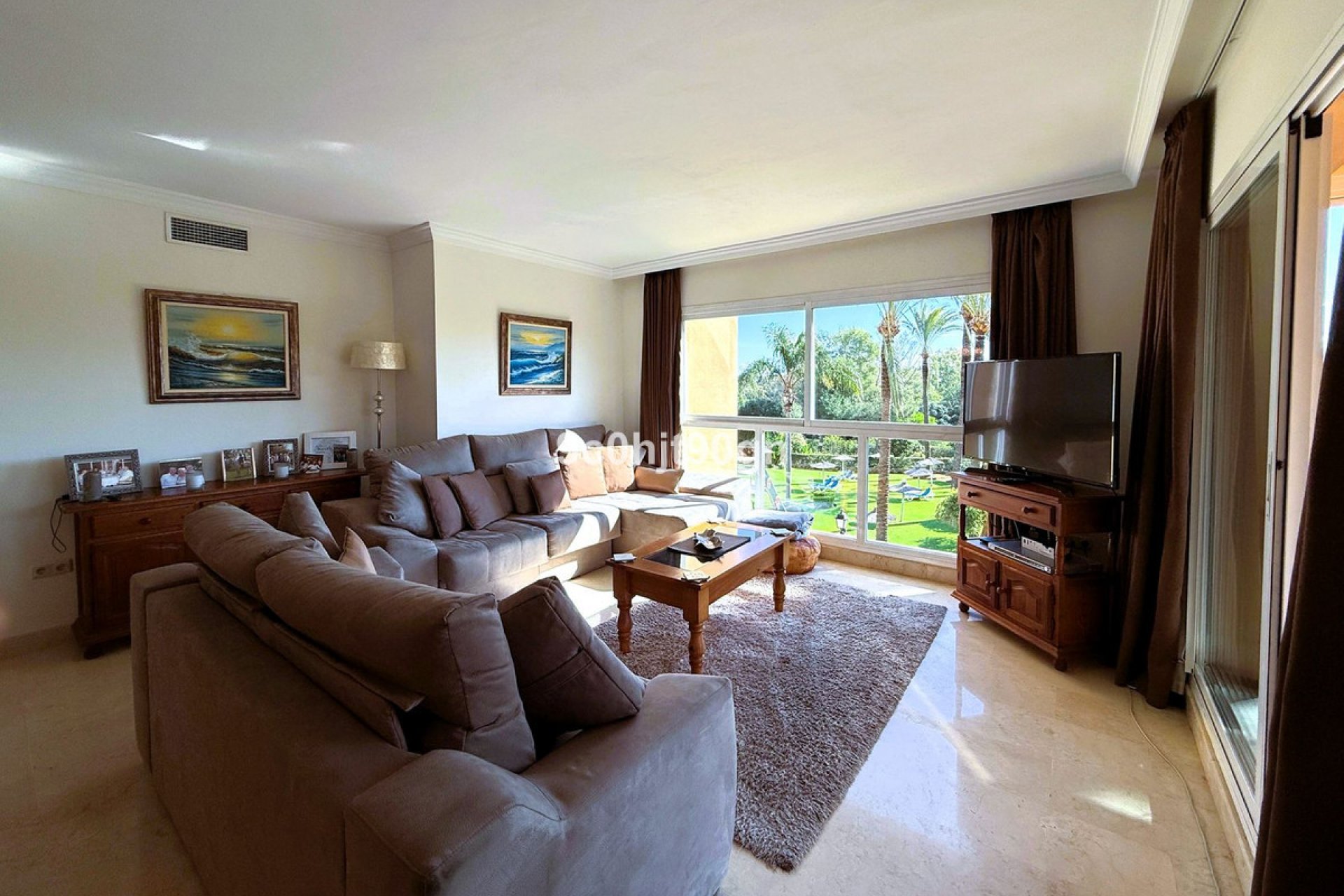 Resale - Apartment - Middle Floor Apartment - Marbella - Elviria