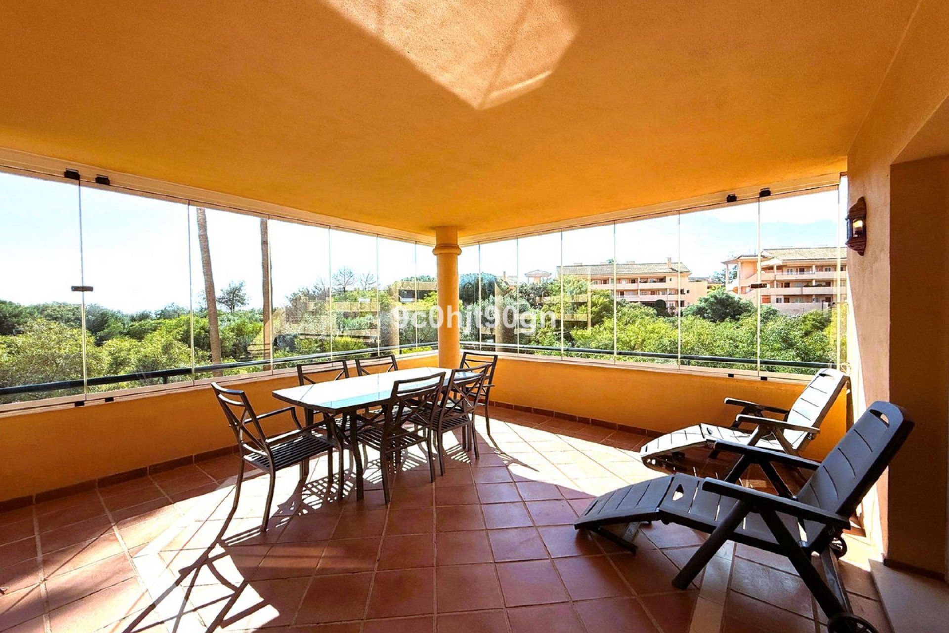 Resale - Apartment - Middle Floor Apartment - Marbella - Elviria