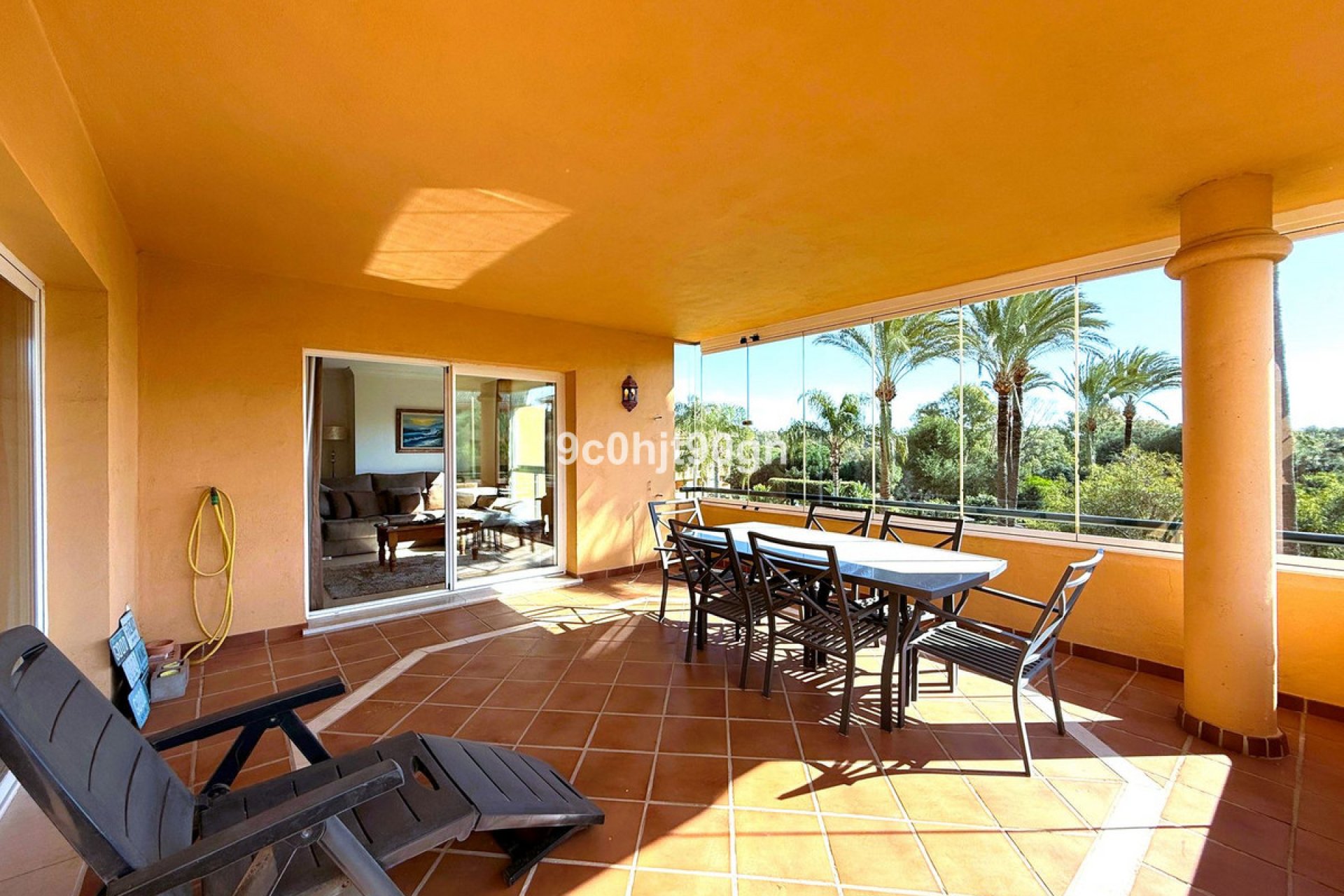 Resale - Apartment - Middle Floor Apartment - Marbella - Elviria