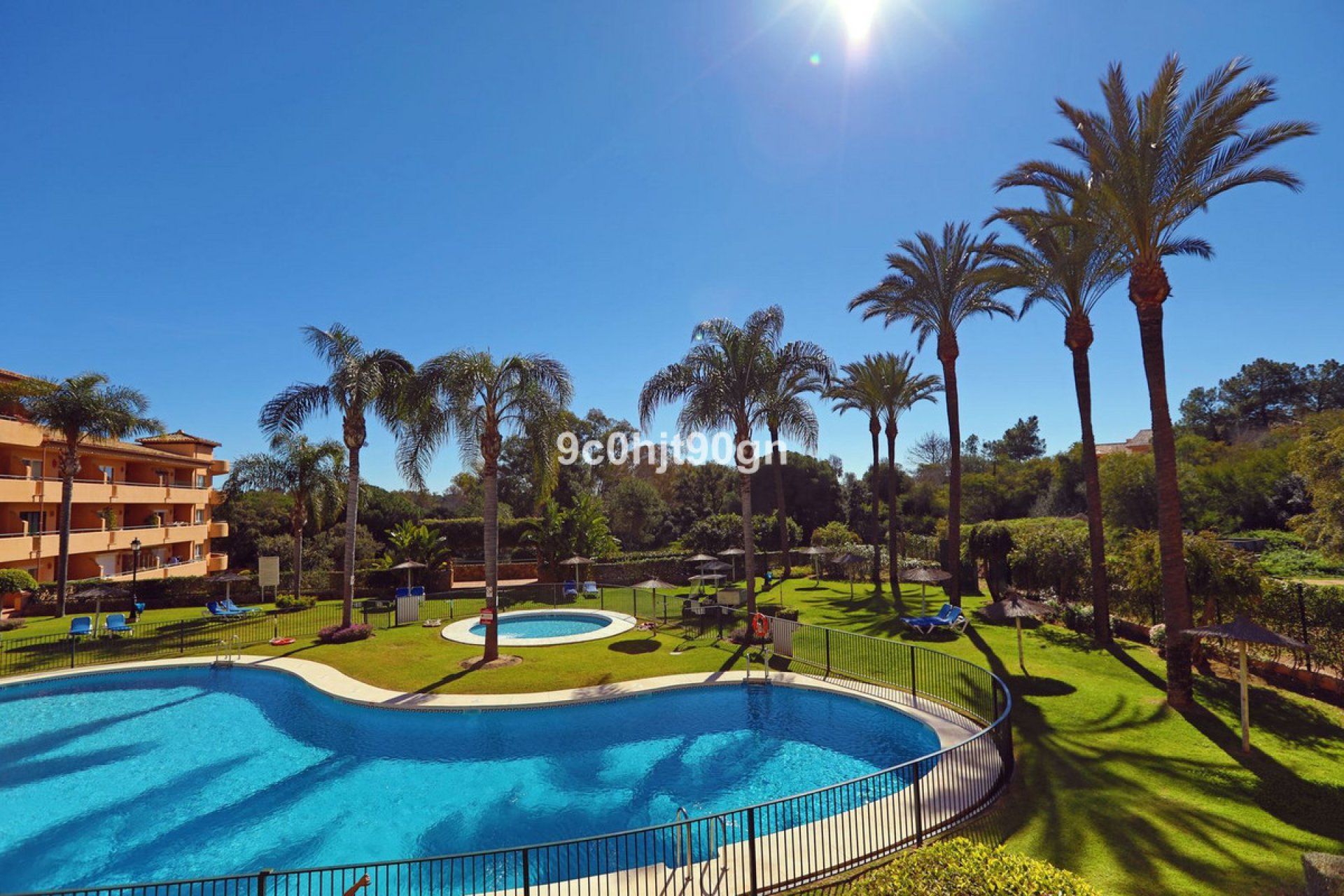 Resale - Apartment - Middle Floor Apartment - Marbella - Elviria