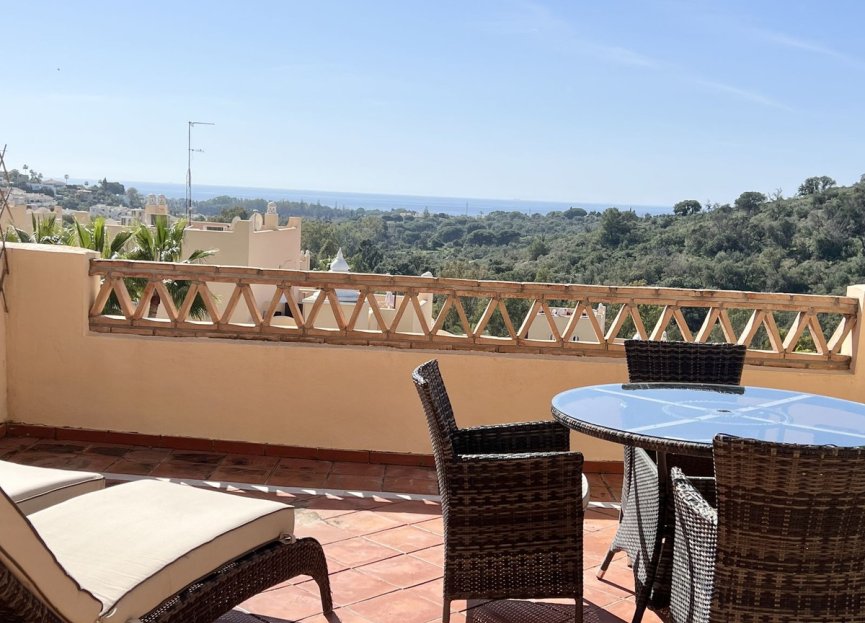 Resale - Apartment - Middle Floor Apartment - Marbella - Elviria