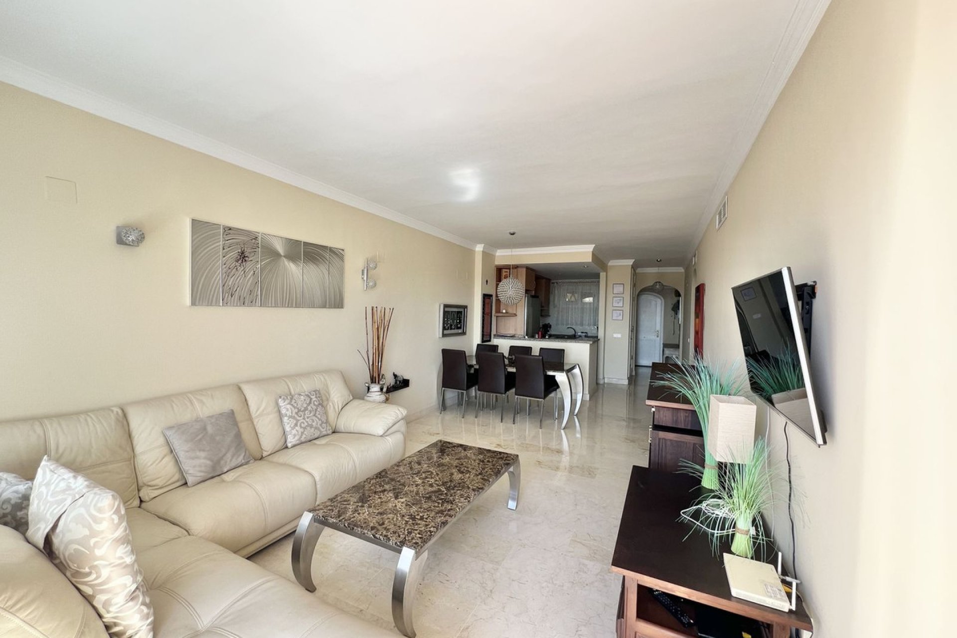 Resale - Apartment - Middle Floor Apartment - Marbella - Elviria