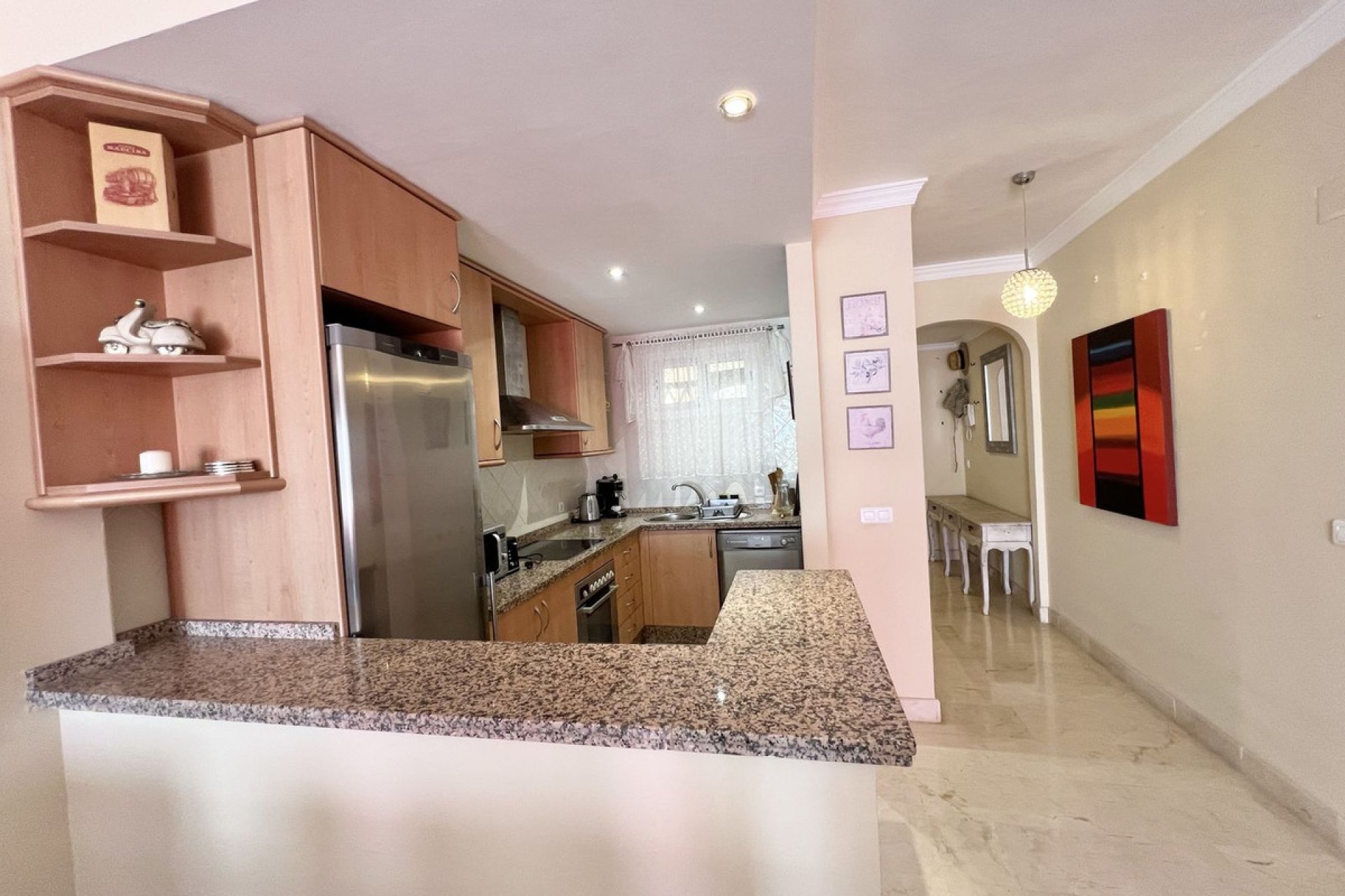 Resale - Apartment - Middle Floor Apartment - Marbella - Elviria