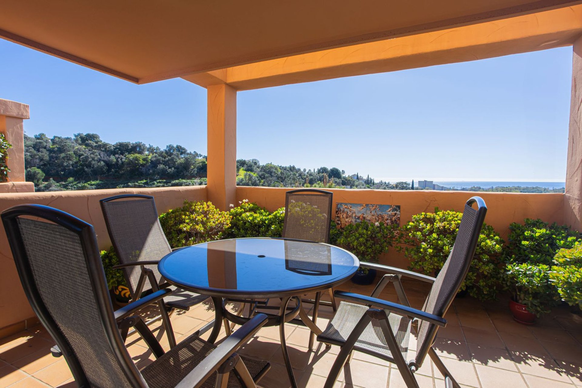 Resale - Apartment - Middle Floor Apartment - Marbella - Elviria