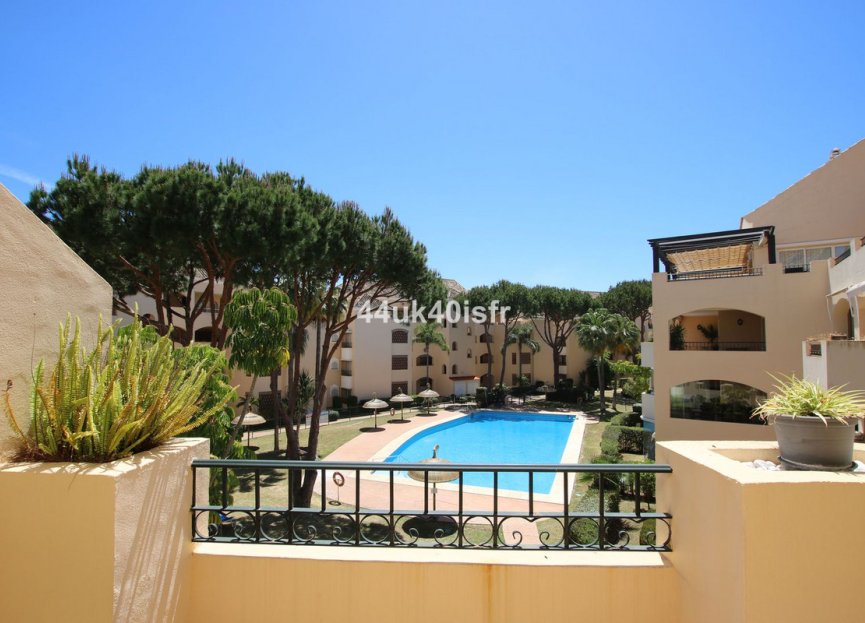 Resale - Apartment - Middle Floor Apartment - Marbella - Elviria