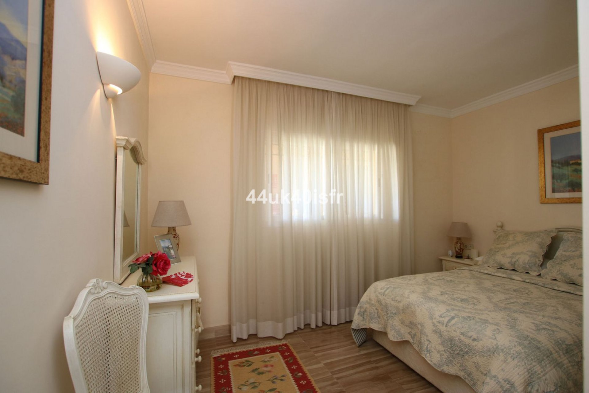 Resale - Apartment - Middle Floor Apartment - Marbella - Elviria