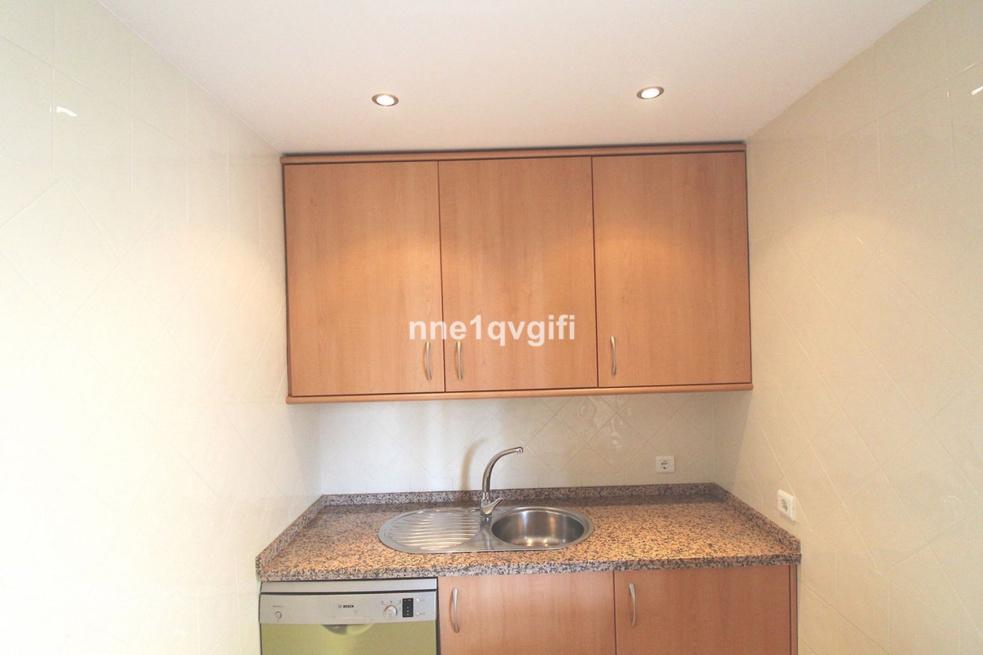 Resale - Apartment - Middle Floor Apartment - Marbella - Elviria