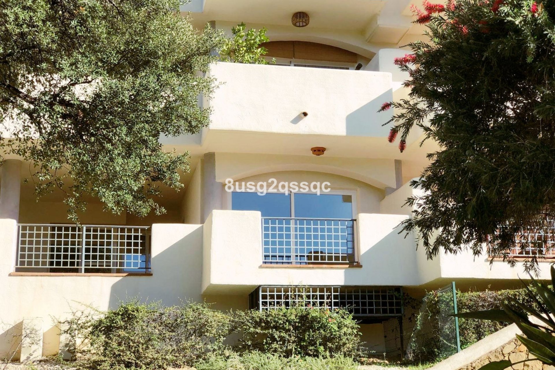 Resale - Apartment - Middle Floor Apartment - Marbella - Elviria