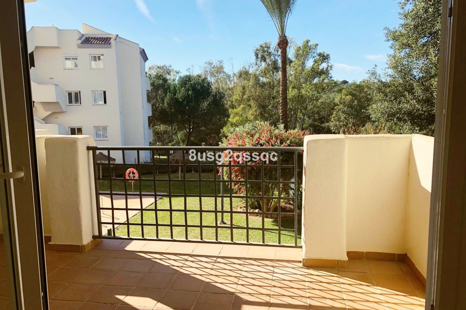 Resale - Apartment - Middle Floor Apartment - Marbella - Elviria