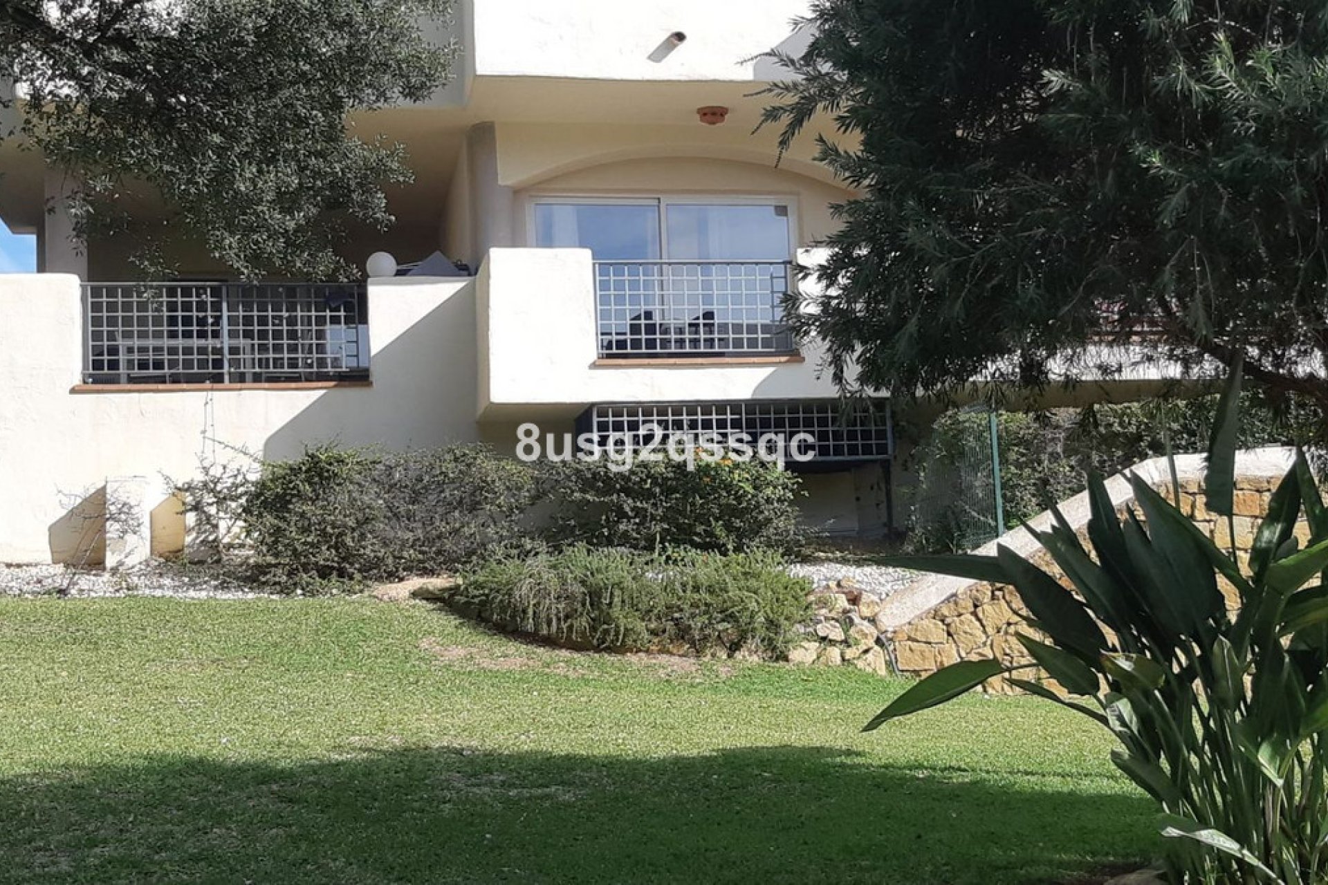 Resale - Apartment - Middle Floor Apartment - Marbella - Elviria