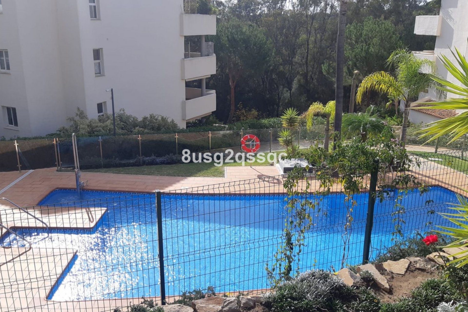 Resale - Apartment - Middle Floor Apartment - Marbella - Elviria