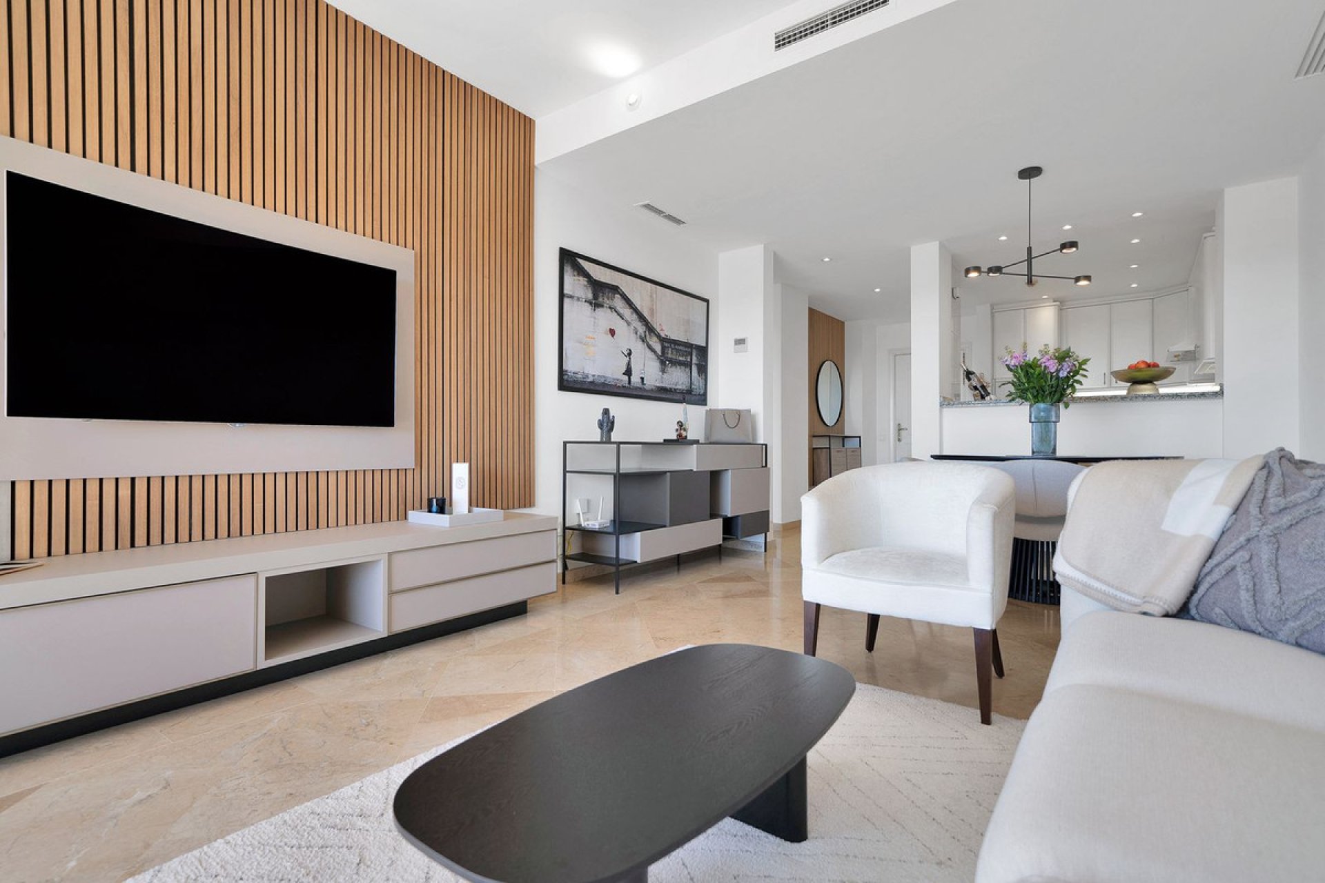 Resale - Apartment - Middle Floor Apartment - Marbella - Elviria