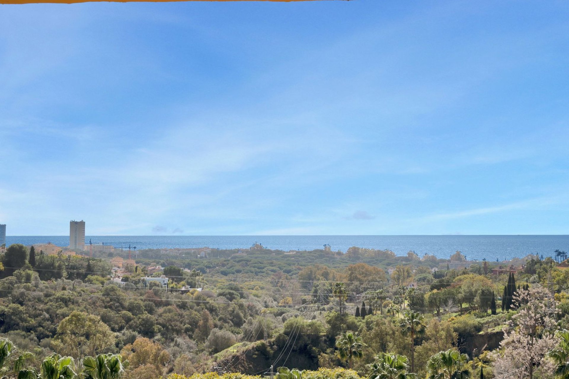 Resale - Apartment - Middle Floor Apartment - Marbella - Elviria