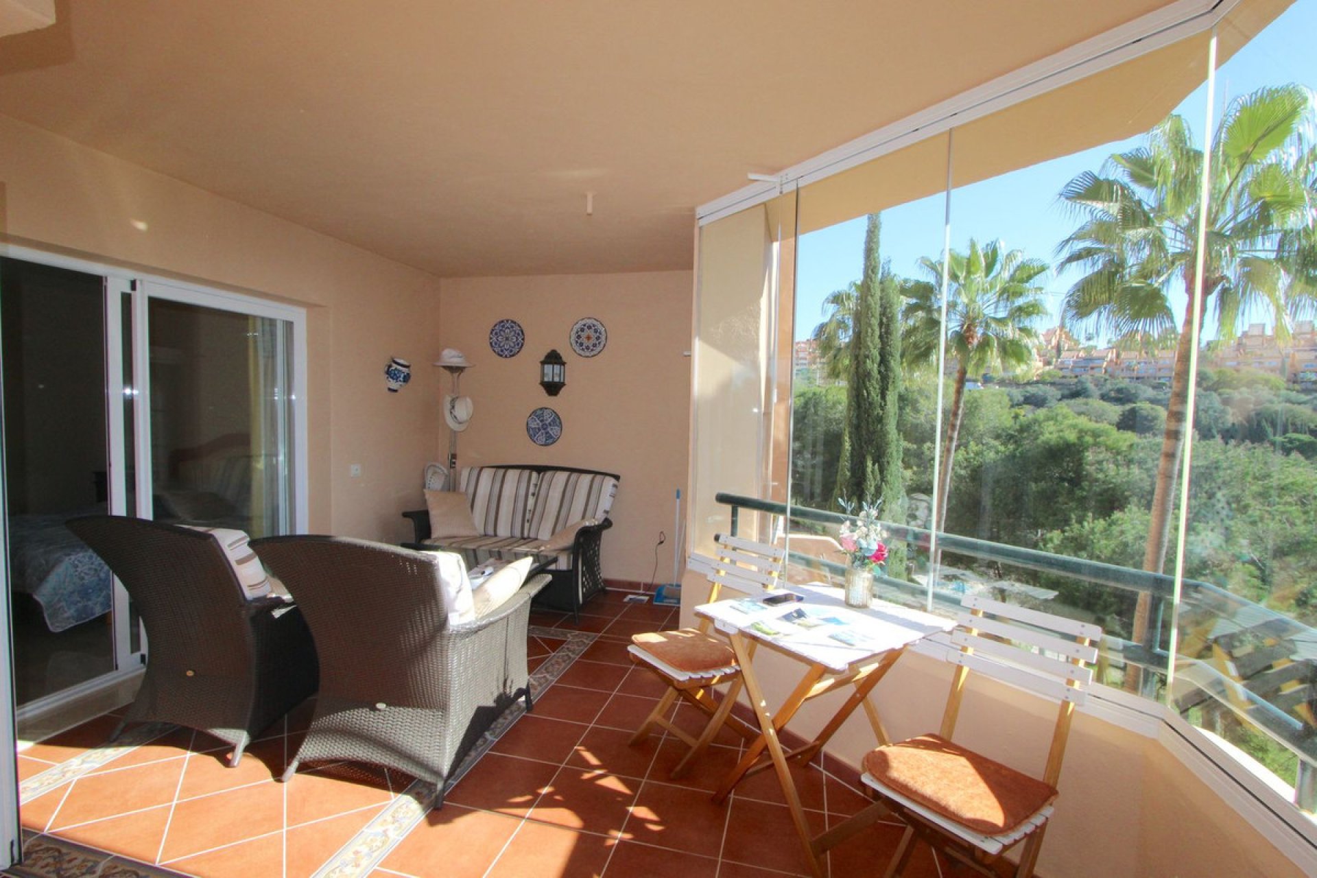 Resale - Apartment - Middle Floor Apartment - Marbella - Elviria