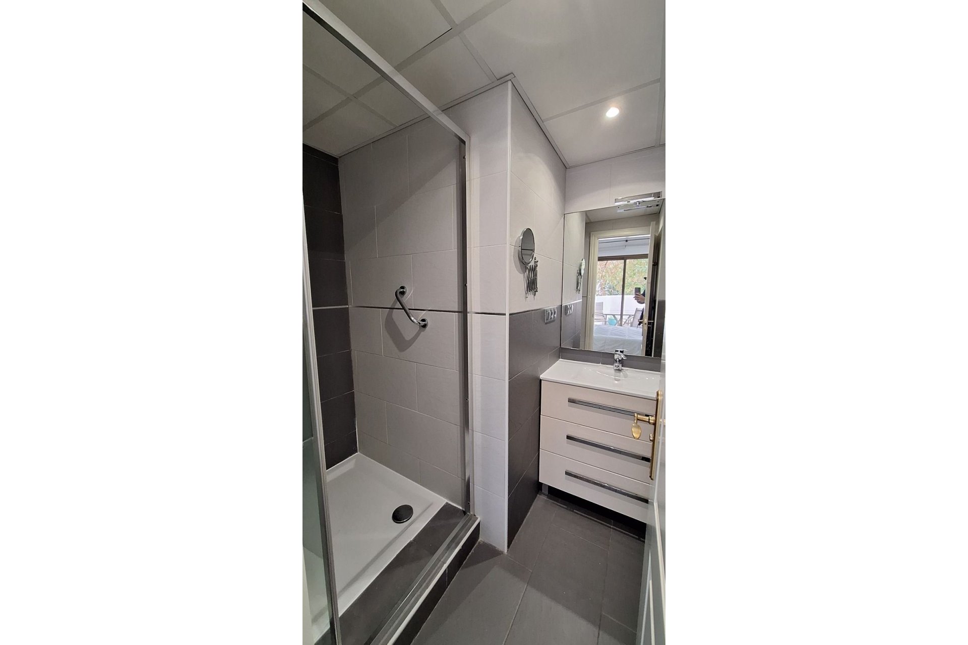 Resale - Apartment - Middle Floor Apartment - Marbella - Elviria