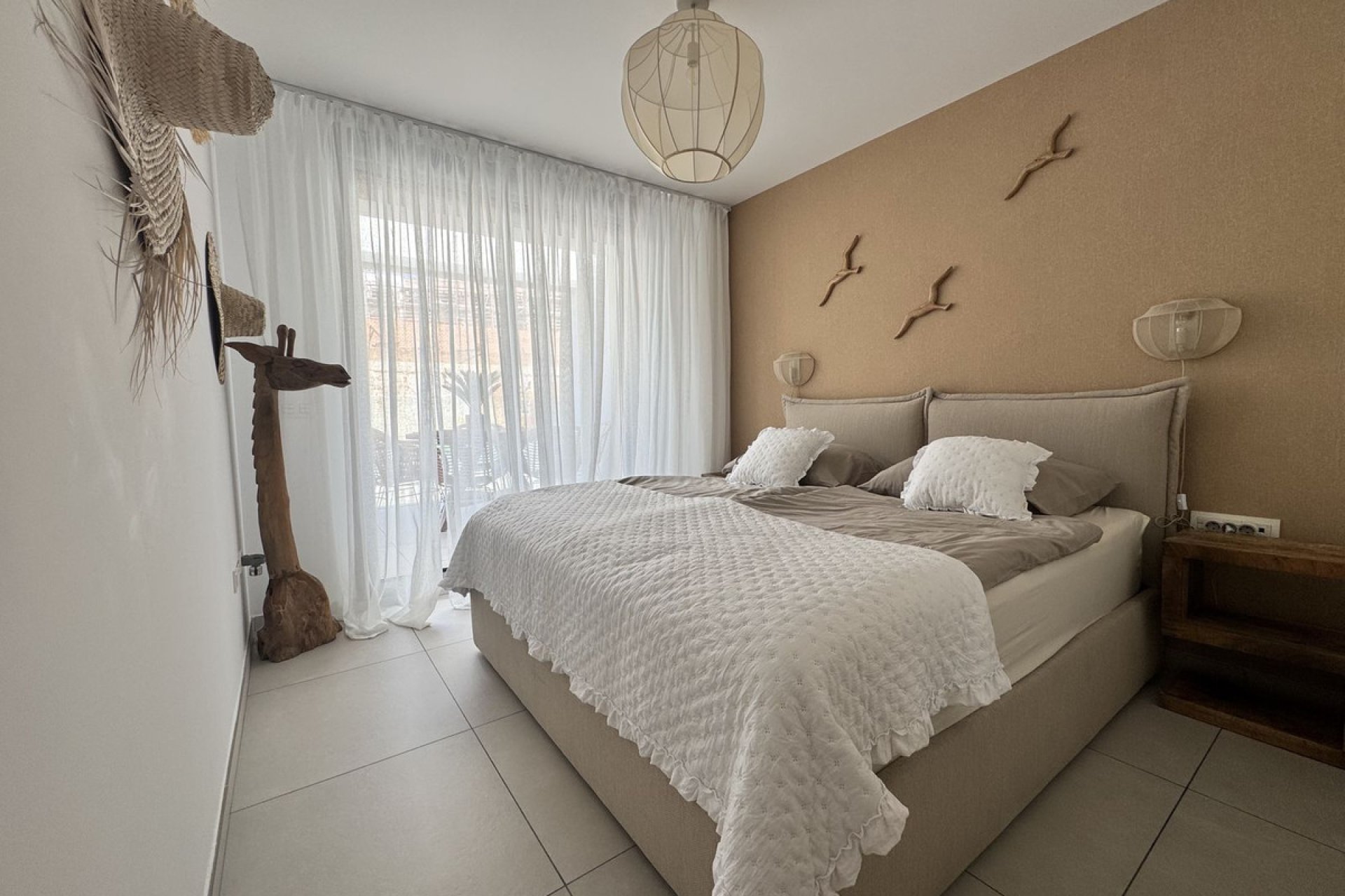 Resale - Apartment - Middle Floor Apartment - Marbella - Elviria