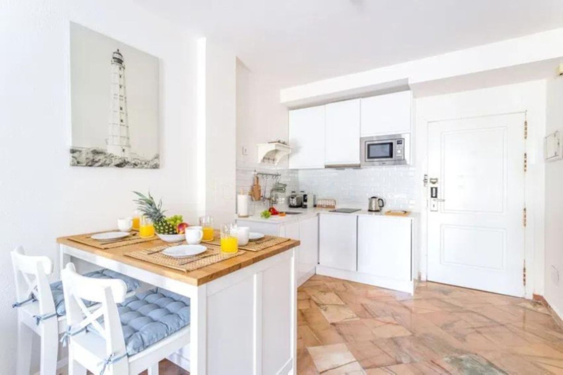 Resale - Apartment - Middle Floor Apartment - Marbella - Elviria