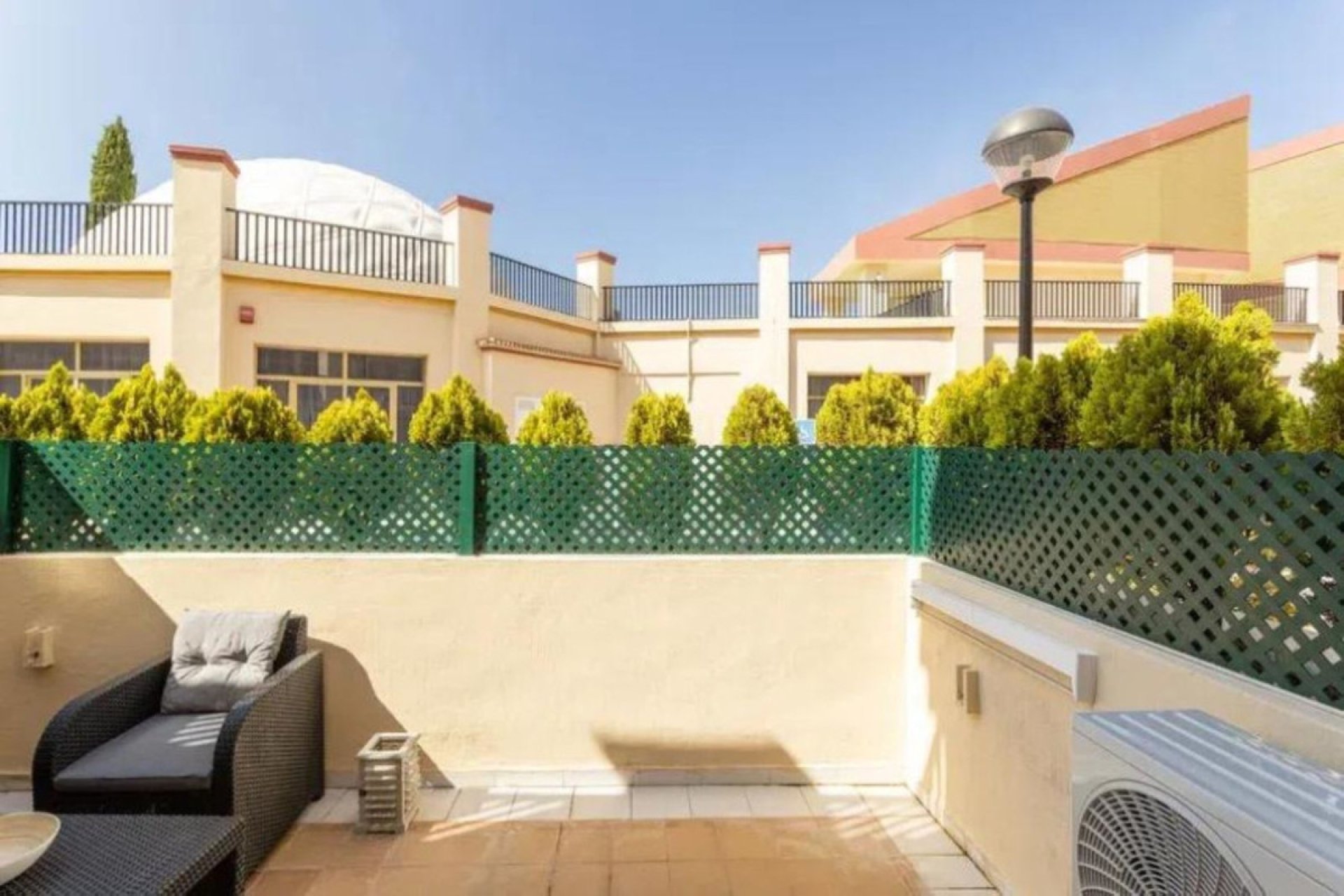 Resale - Apartment - Middle Floor Apartment - Marbella - Elviria