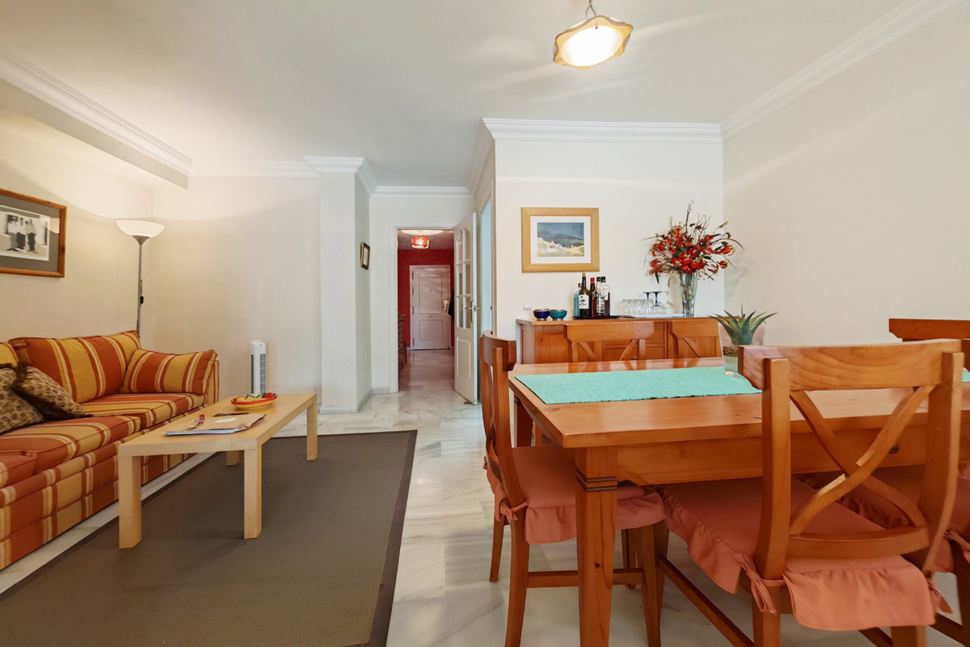 Resale - Apartment - Middle Floor Apartment - Marbella - Elviria