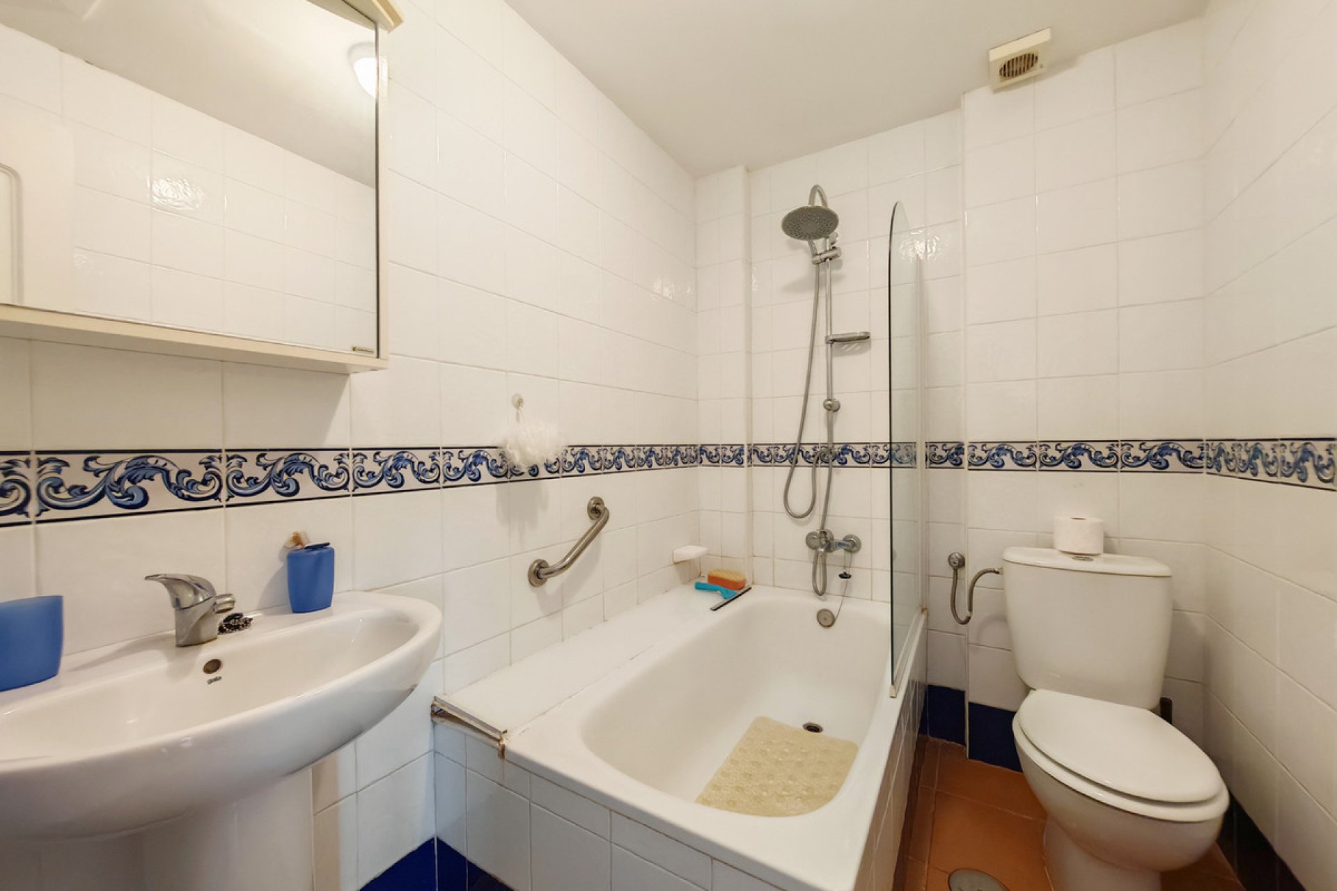 Resale - Apartment - Middle Floor Apartment - Marbella - Elviria