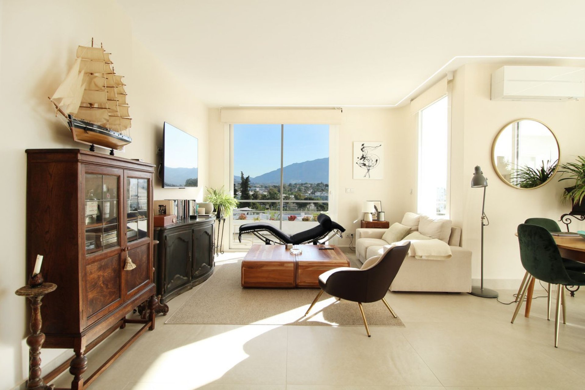 Resale - Apartment - Middle Floor Apartment - Marbella - Guadalmina Alta
