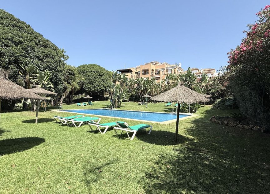 Resale - Apartment - Middle Floor Apartment - Marbella - Guadalmina Alta