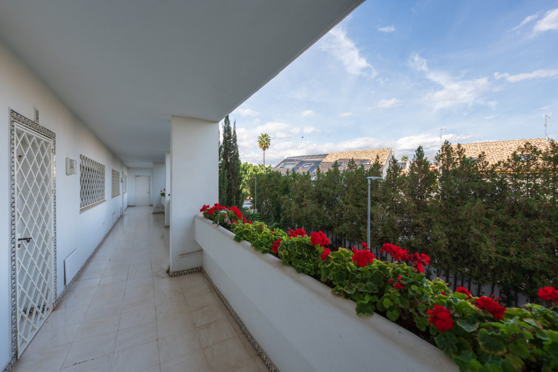 Resale - Apartment - Middle Floor Apartment - Marbella - Guadalmina Alta