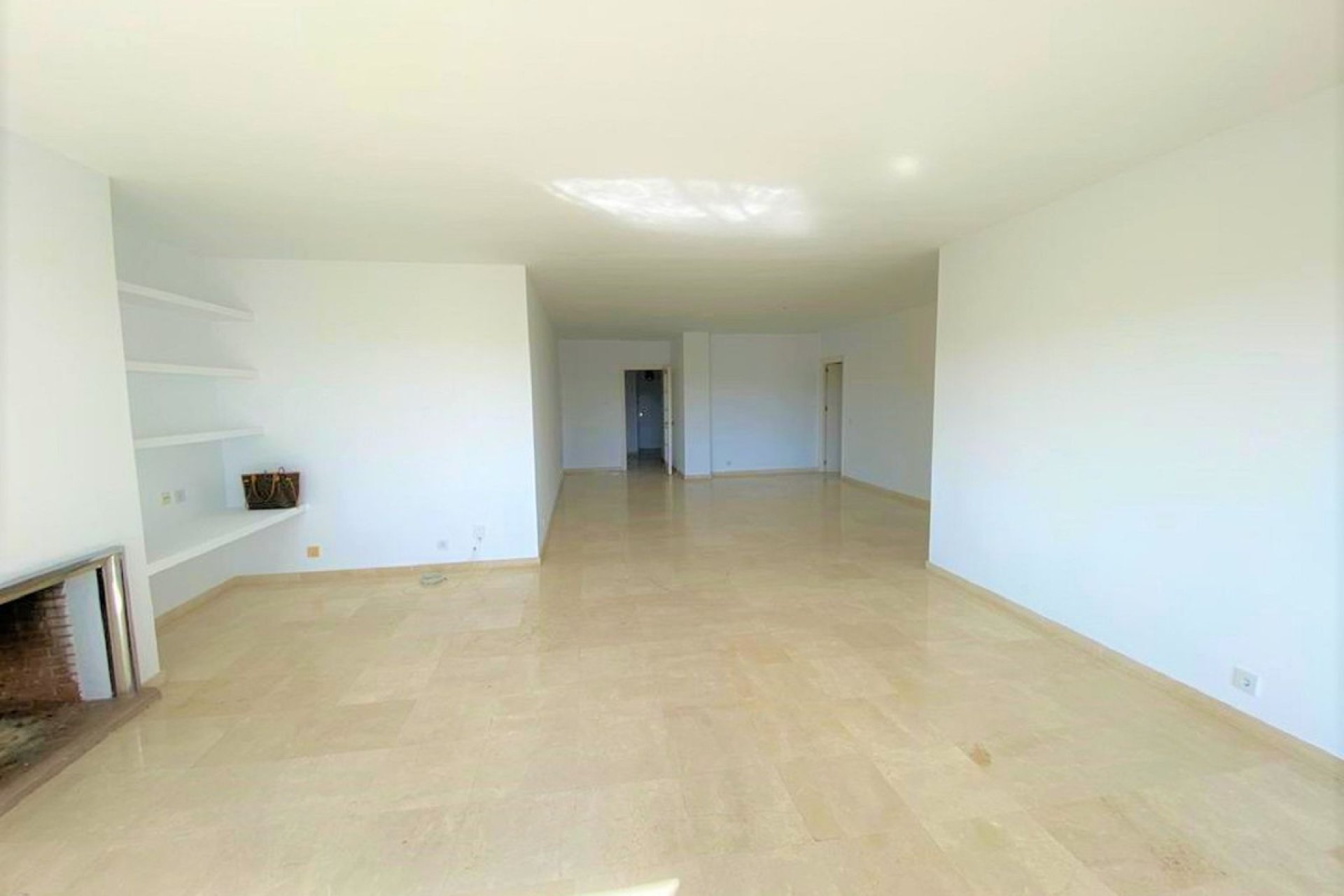 Resale - Apartment - Middle Floor Apartment - Marbella - Guadalmina Alta