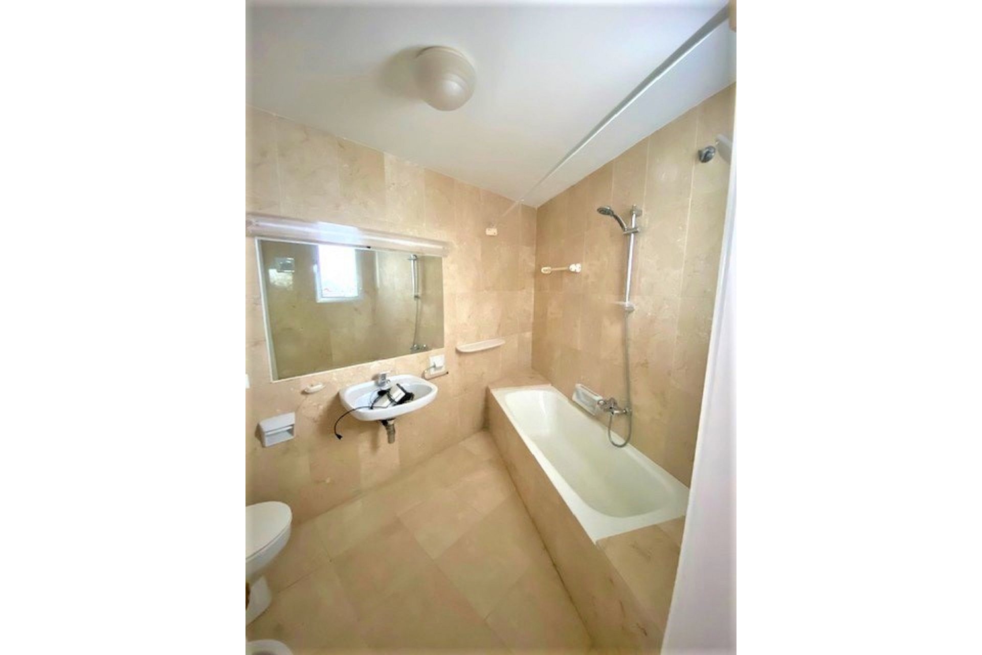 Resale - Apartment - Middle Floor Apartment - Marbella - Guadalmina Alta