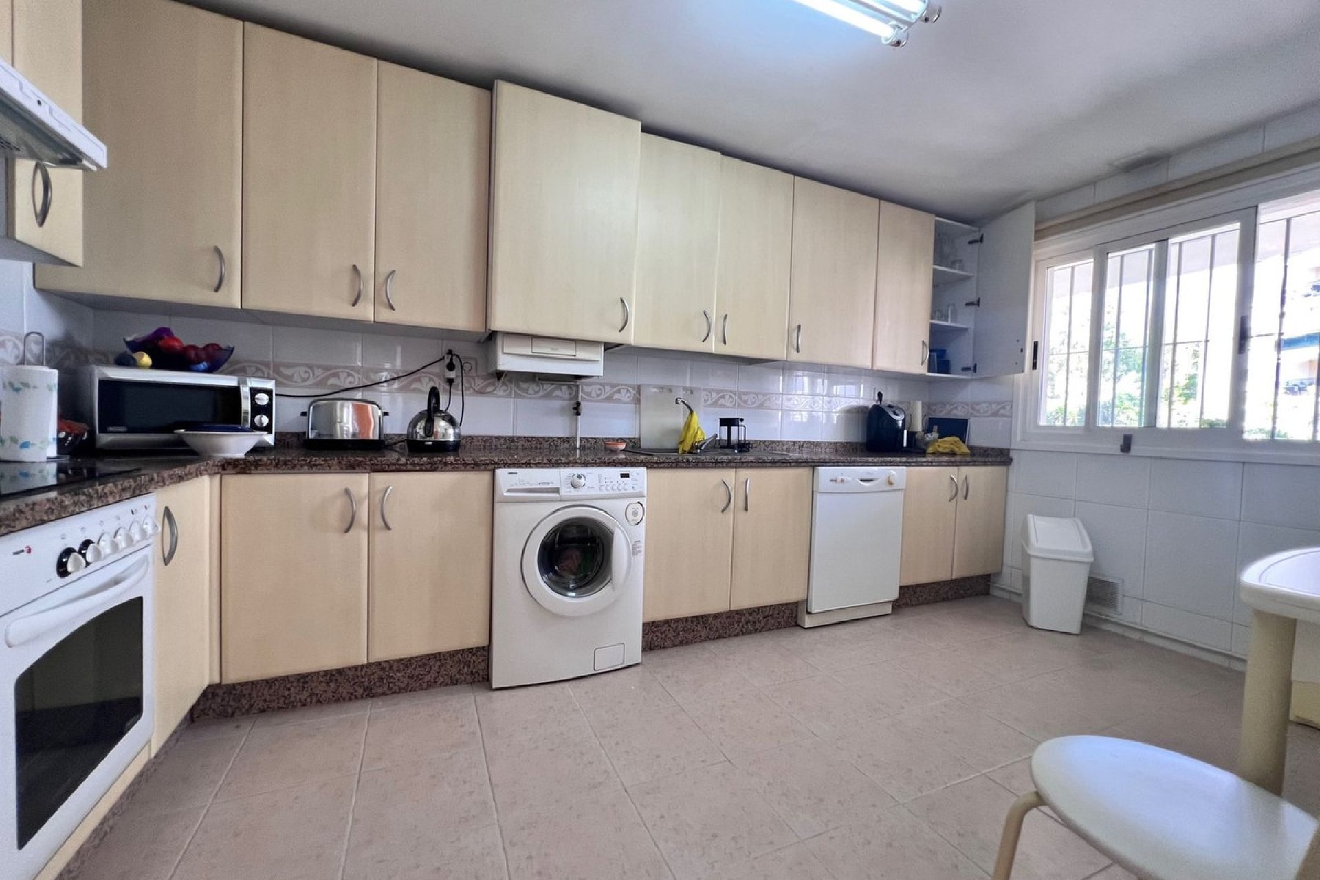 Resale - Apartment - Middle Floor Apartment - Marbella - Guadalmina Alta