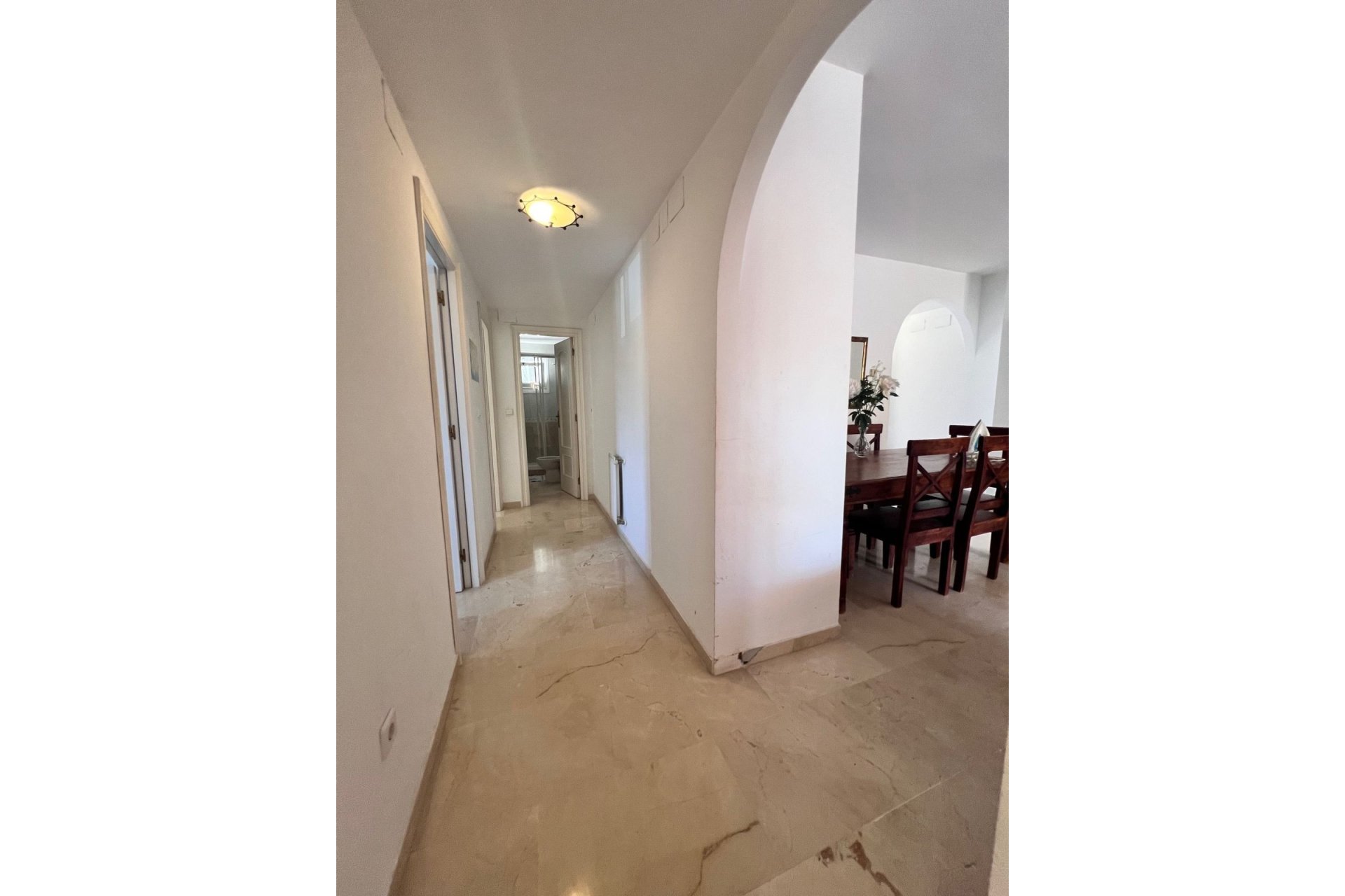 Resale - Apartment - Middle Floor Apartment - Marbella - Guadalmina Alta