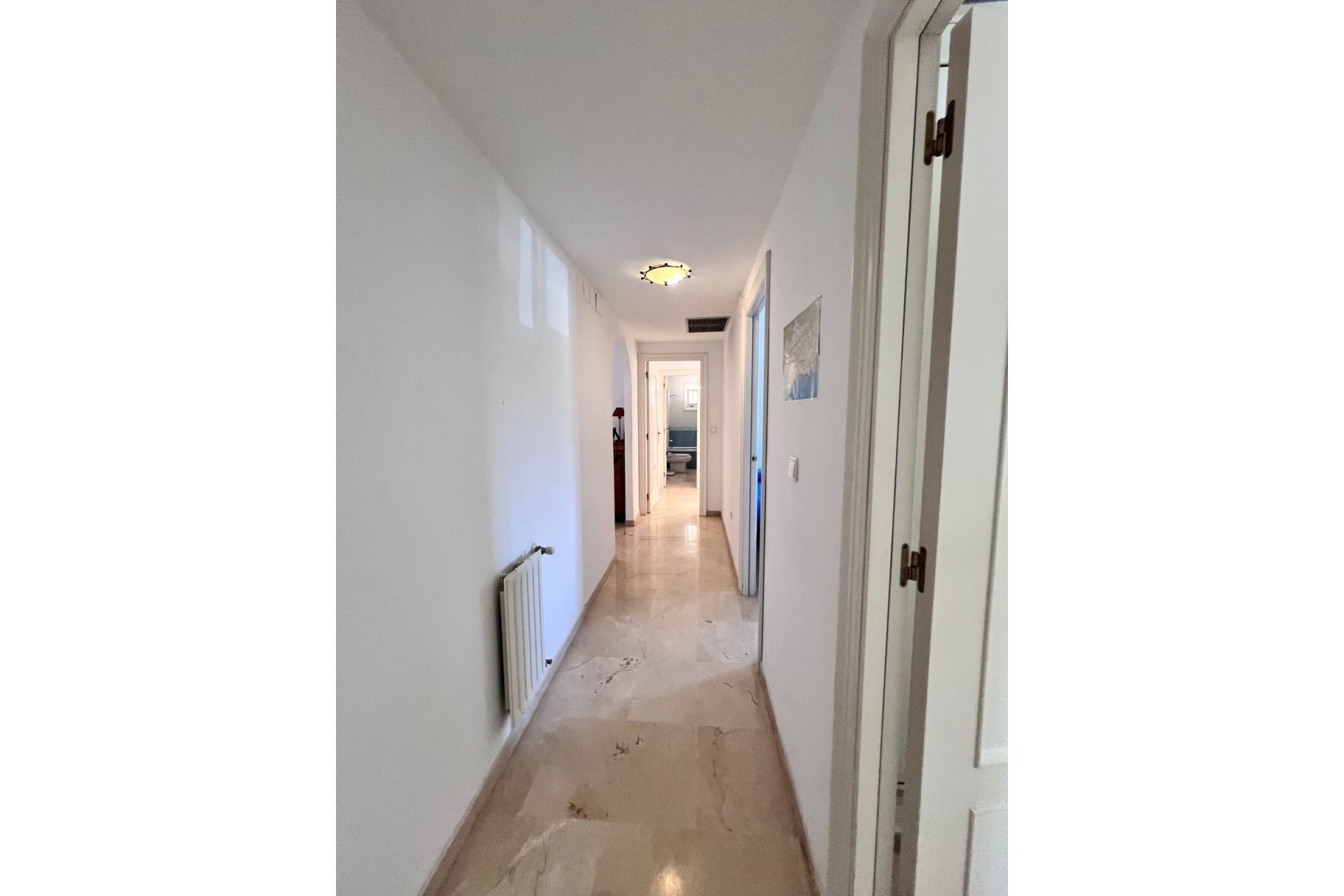 Resale - Apartment - Middle Floor Apartment - Marbella - Guadalmina Alta