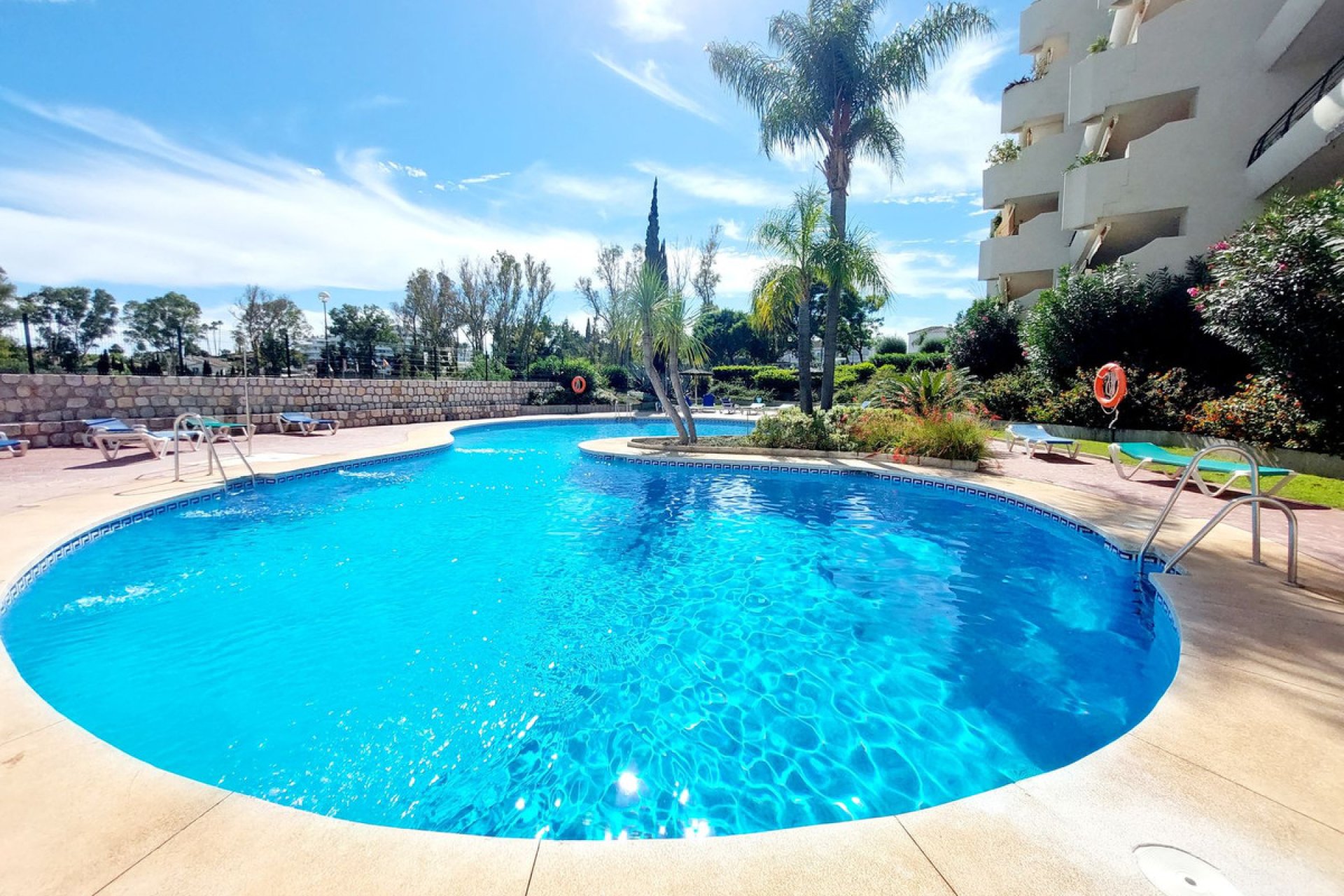 Resale - Apartment - Middle Floor Apartment - Marbella - Guadalmina Alta