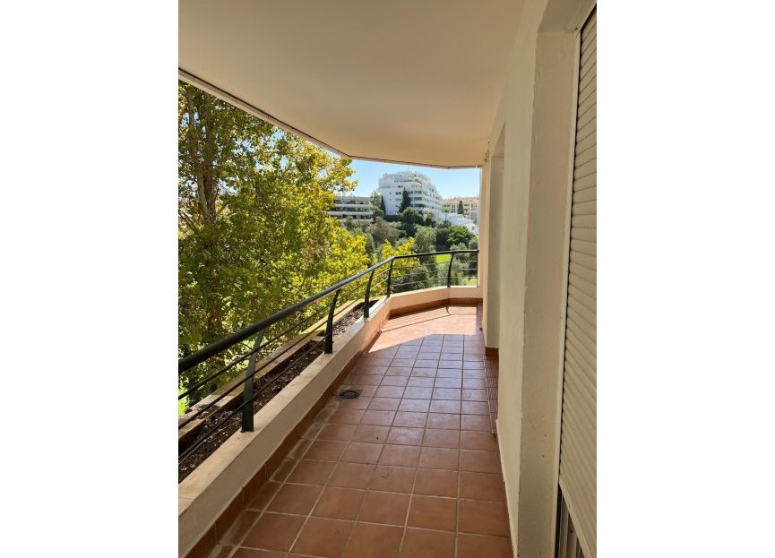 Resale - Apartment - Middle Floor Apartment - Marbella - Guadalmina Alta