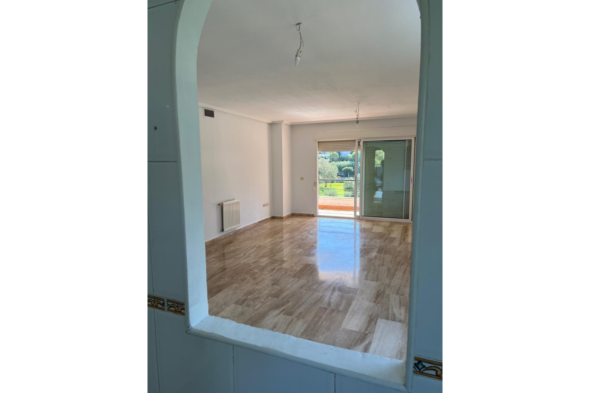 Resale - Apartment - Middle Floor Apartment - Marbella - Guadalmina Alta