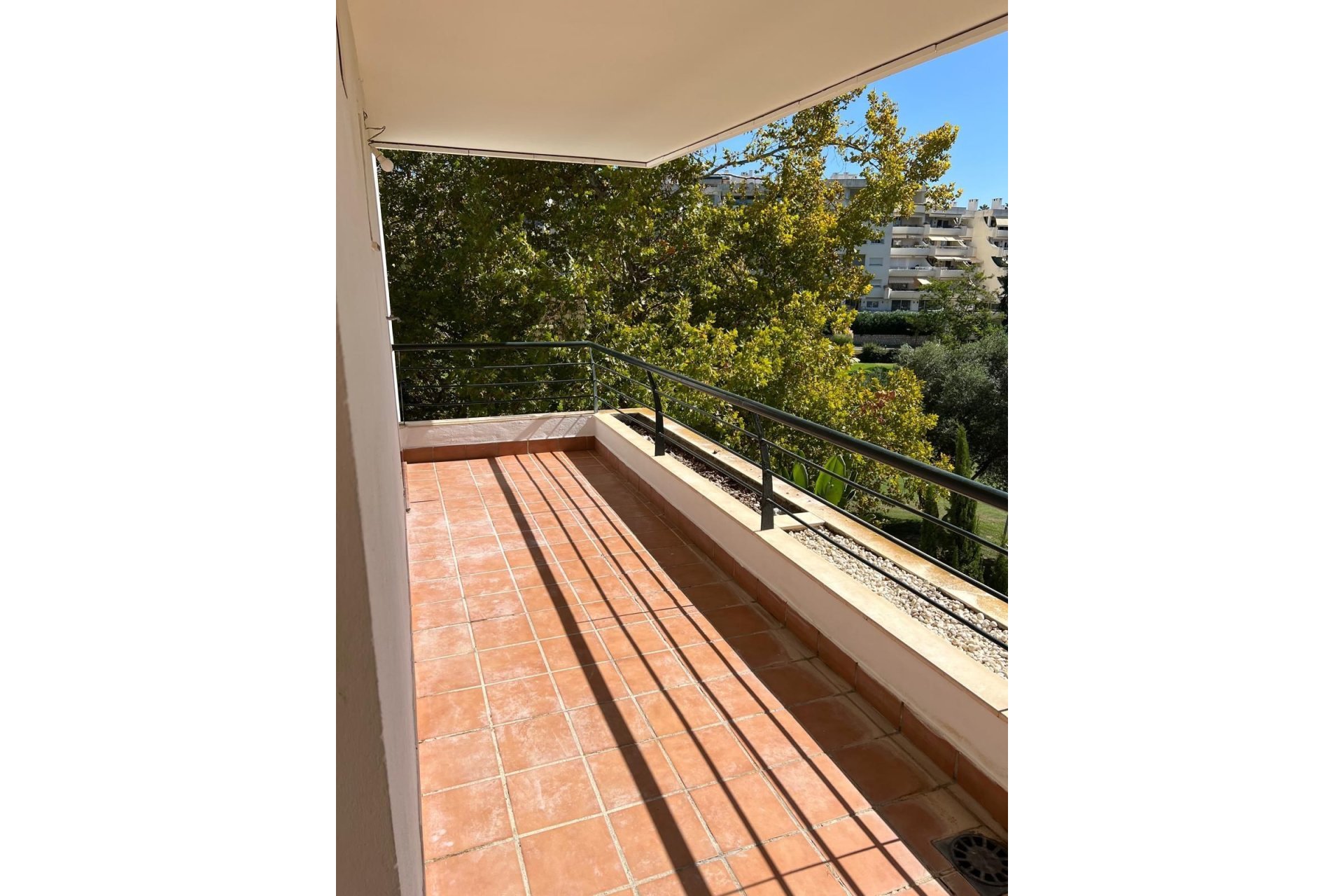 Resale - Apartment - Middle Floor Apartment - Marbella - Guadalmina Alta