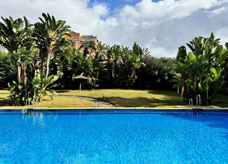 Resale - Apartment - Middle Floor Apartment - Marbella - Guadalmina Alta