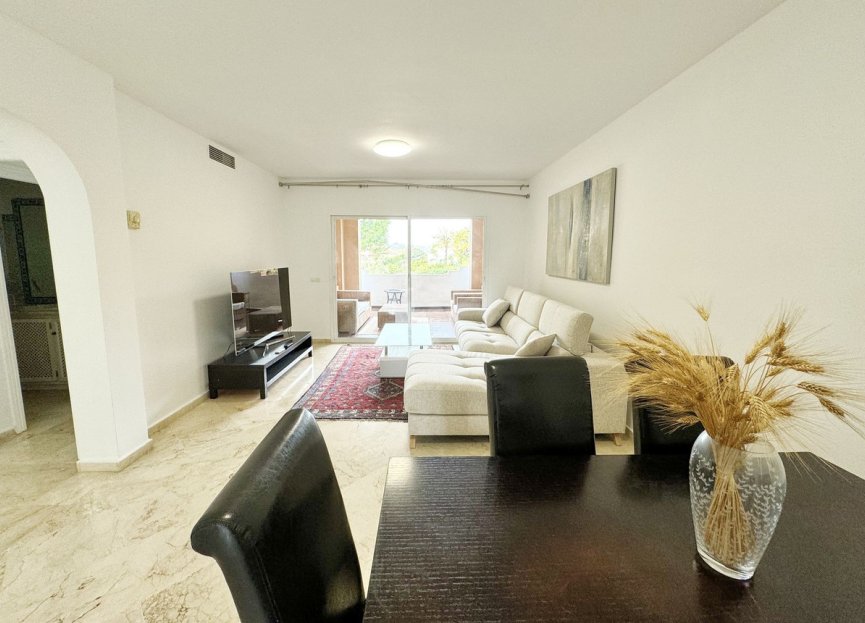 Resale - Apartment - Middle Floor Apartment - Marbella - Guadalmina Alta