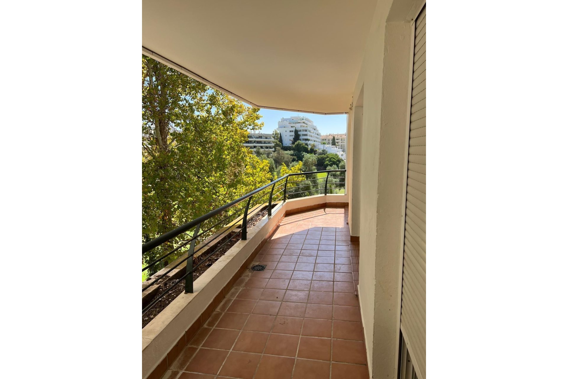 Resale - Apartment - Middle Floor Apartment - Marbella - Guadalmina Alta