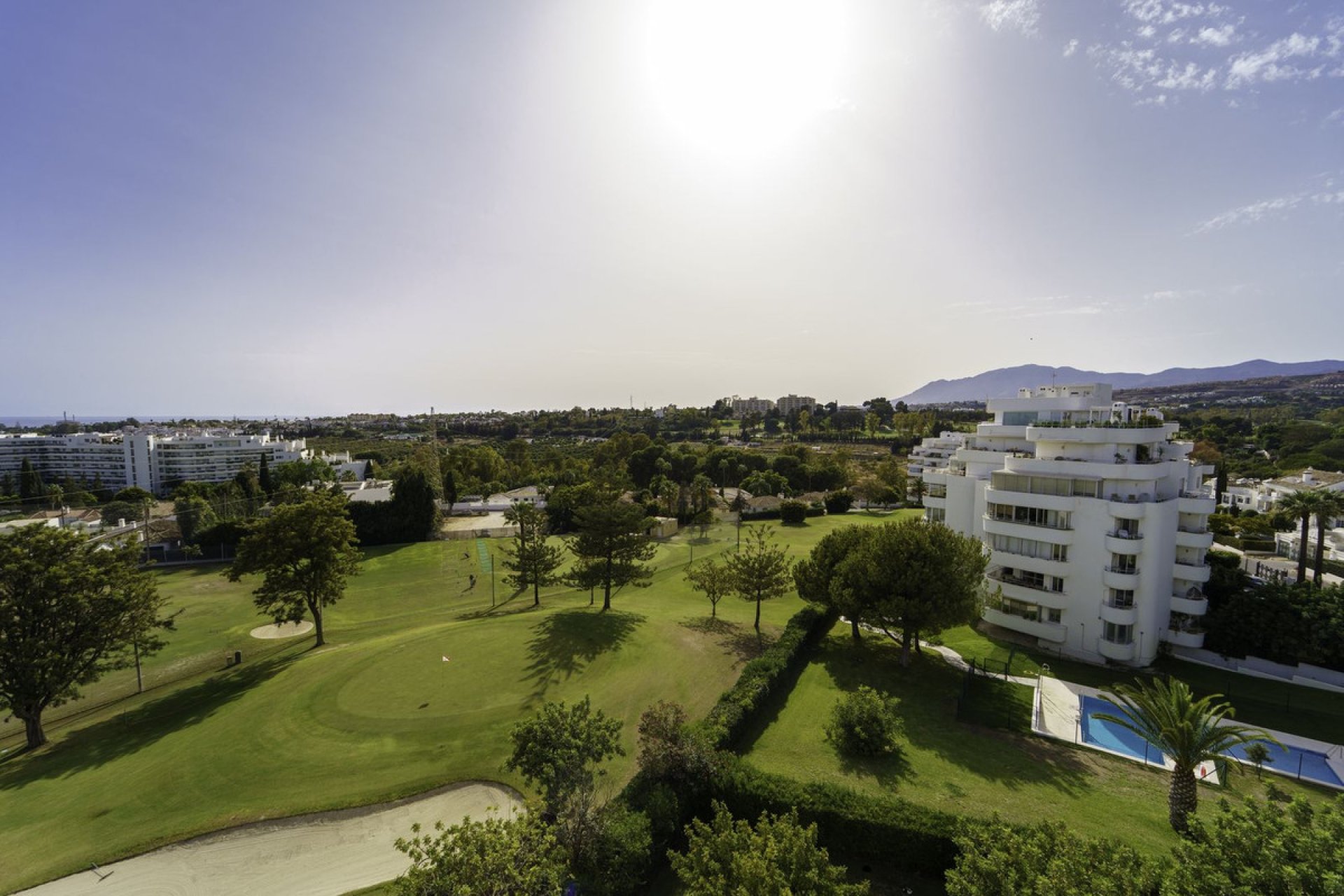 Resale - Apartment - Middle Floor Apartment - Marbella - Guadalmina Alta