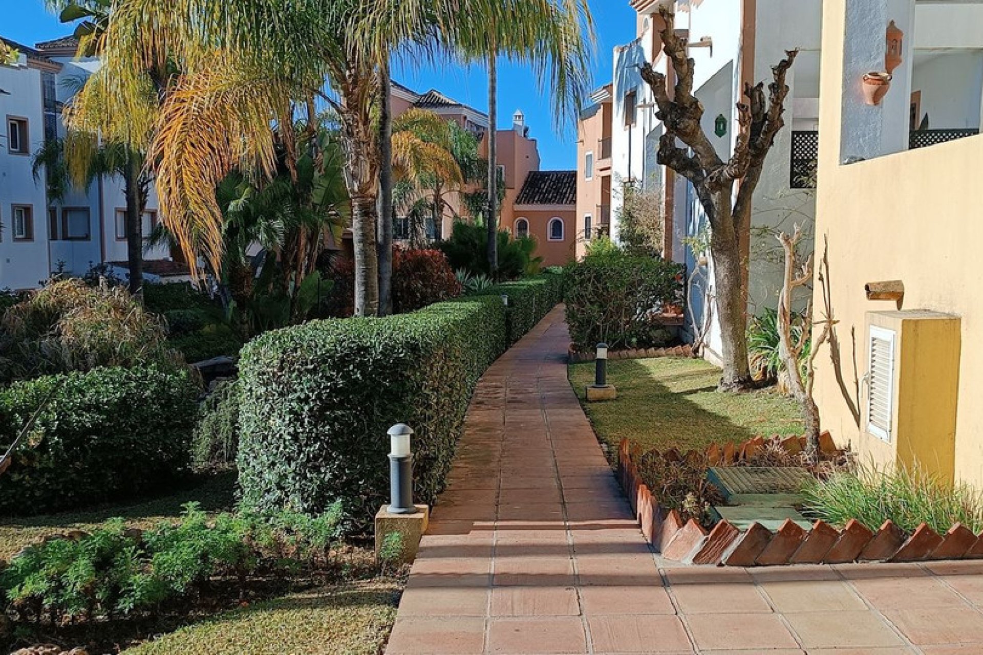 Resale - Apartment - Middle Floor Apartment - Marbella - Guadalmina Alta