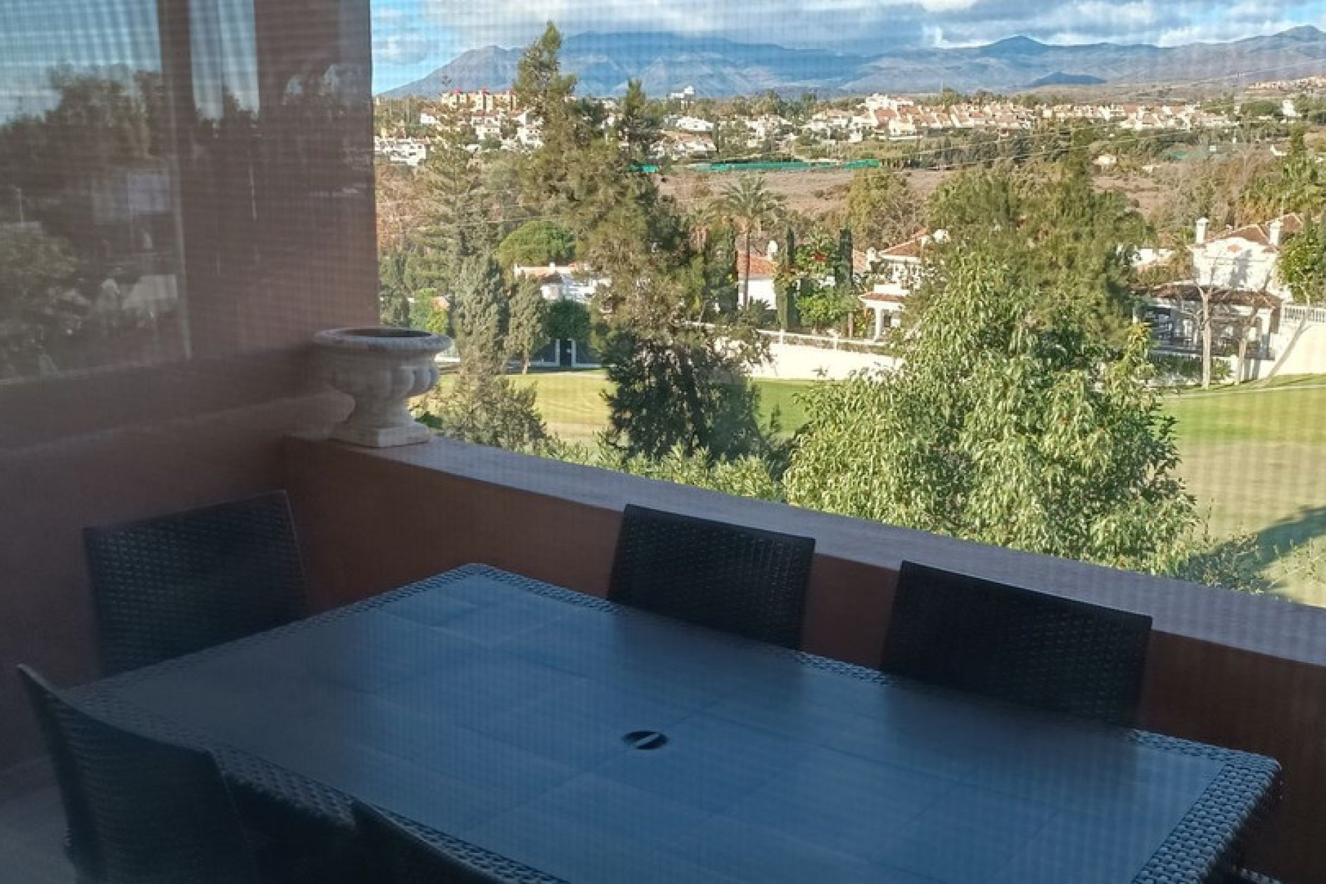 Resale - Apartment - Middle Floor Apartment - Marbella - Guadalmina Alta